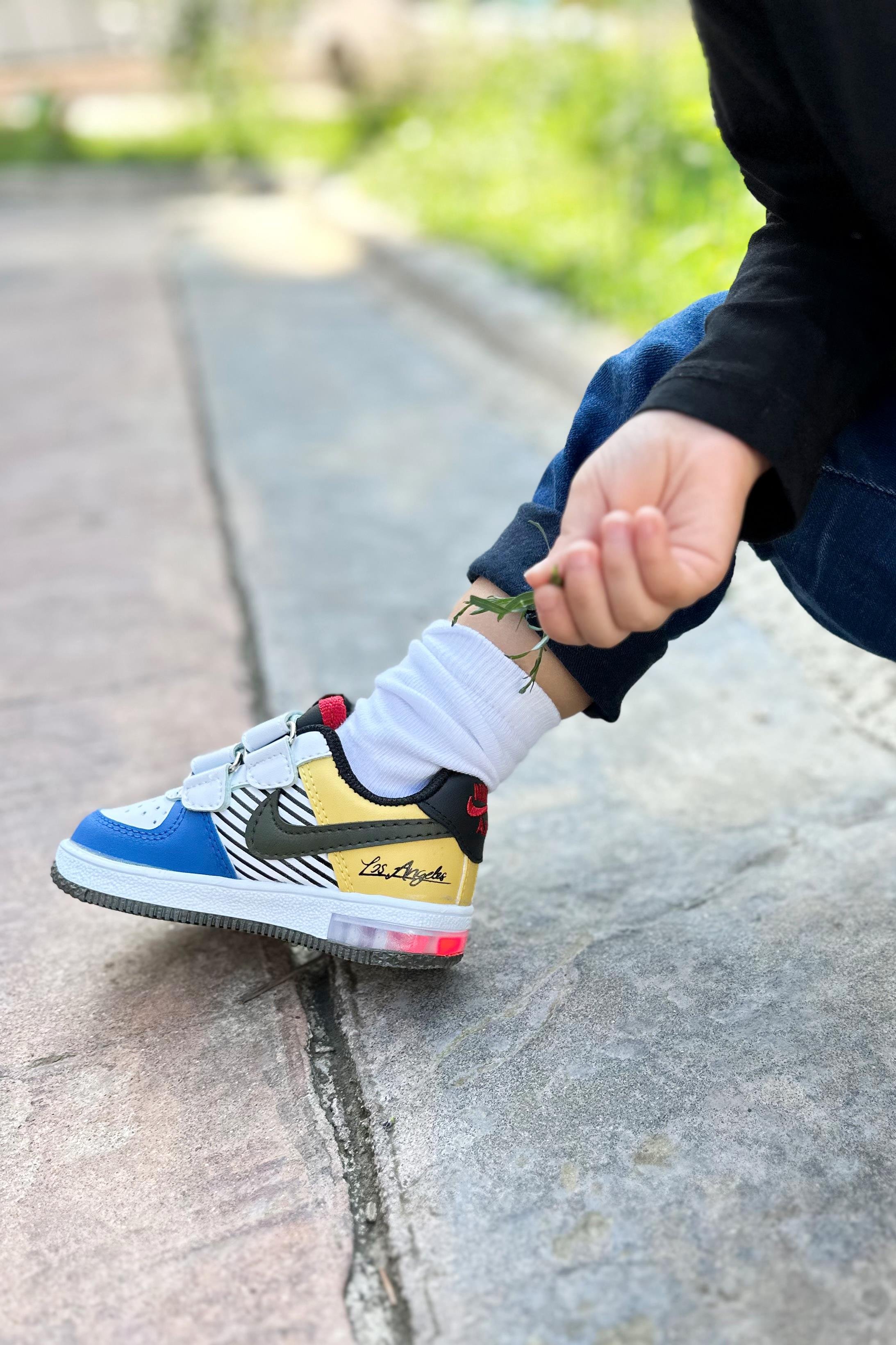 Yapışkanlı Işıklı Çocuk Spor Ayakkabı Beyaz Mavi