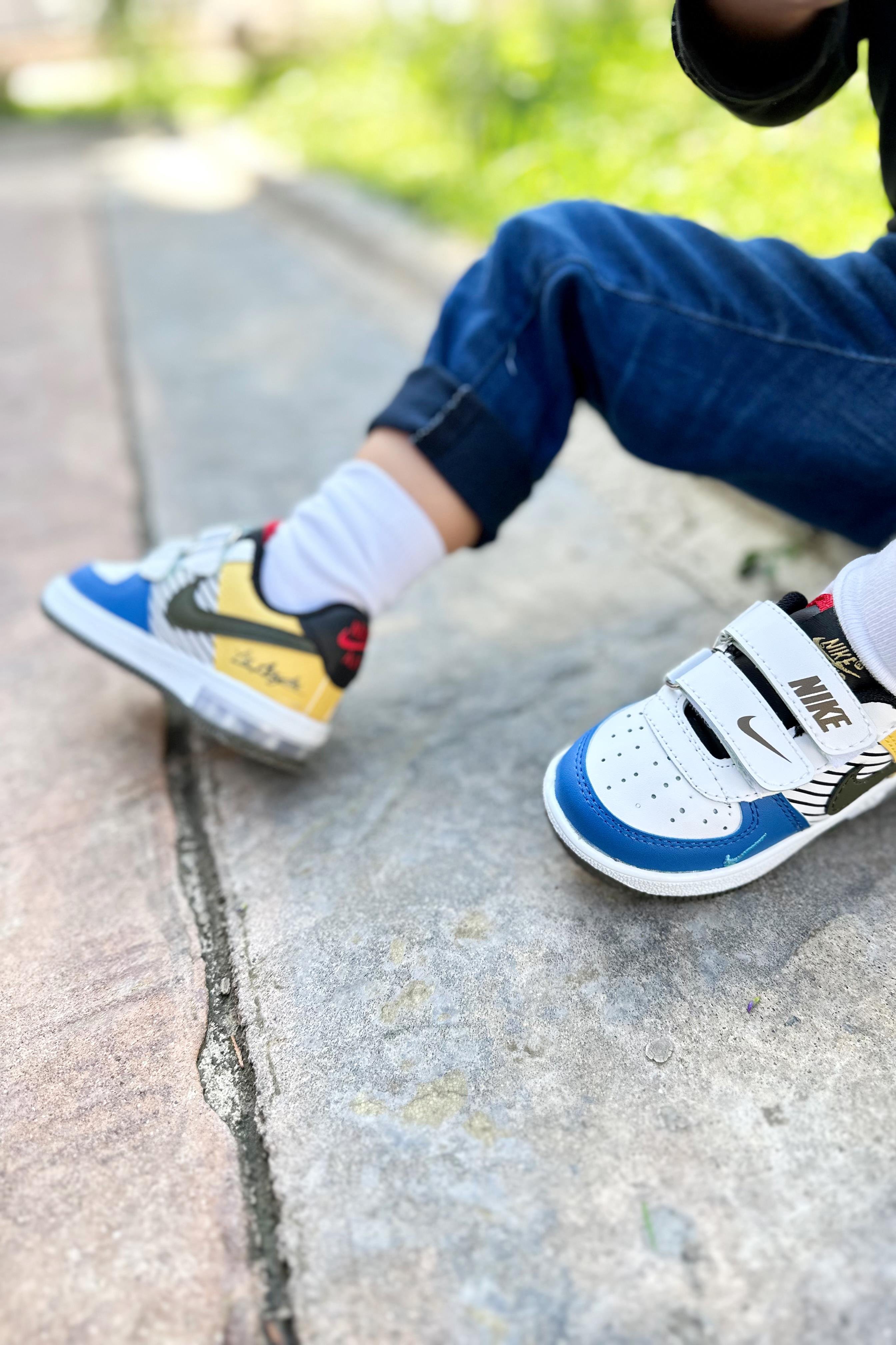 Yapışkanlı Işıklı Çocuk Spor Ayakkabı Beyaz Mavi