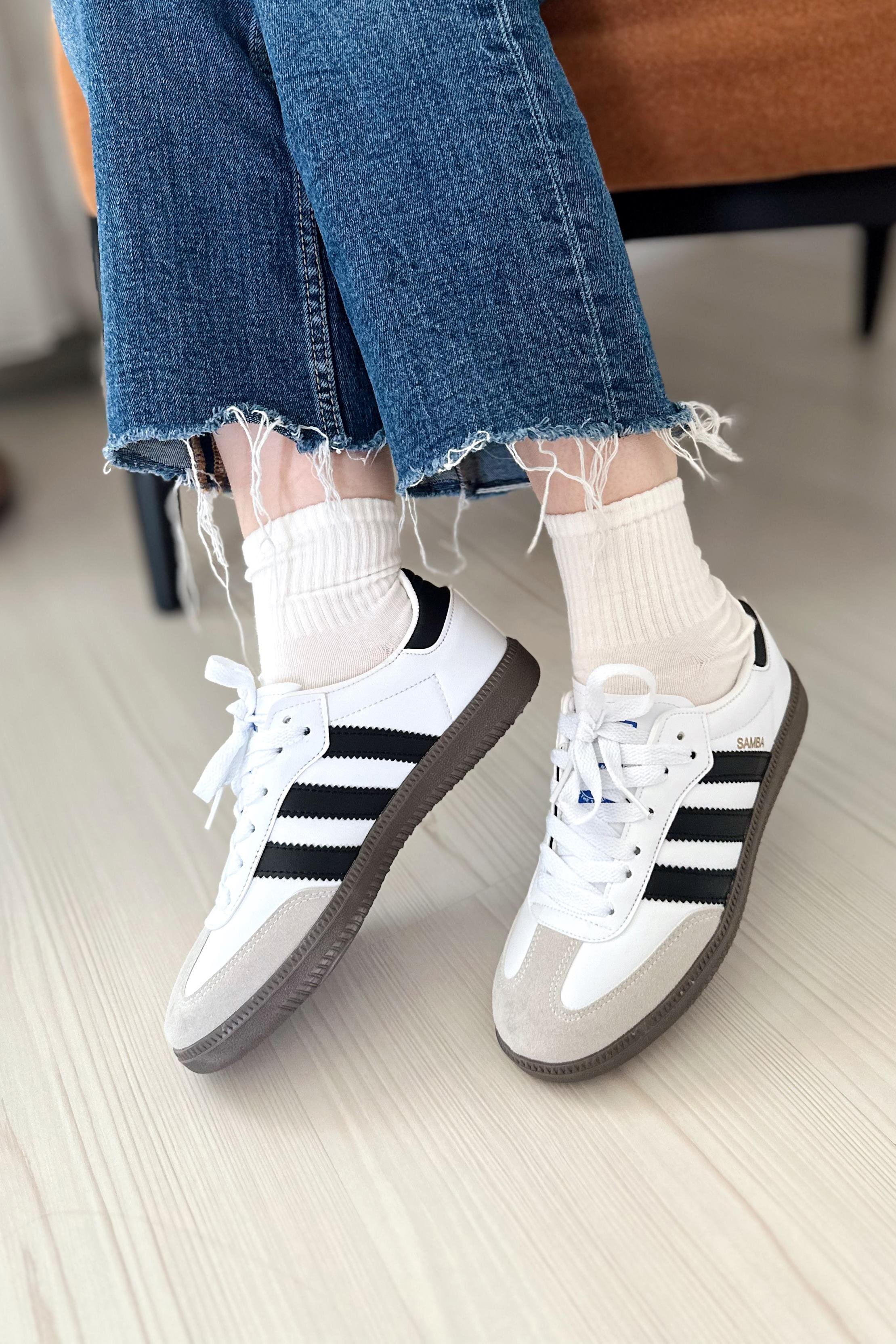 YETİŞKİN Yanı Çizgili Yazı Baskılı Çocuk Spor Ayakkabı Beyaz Siyah