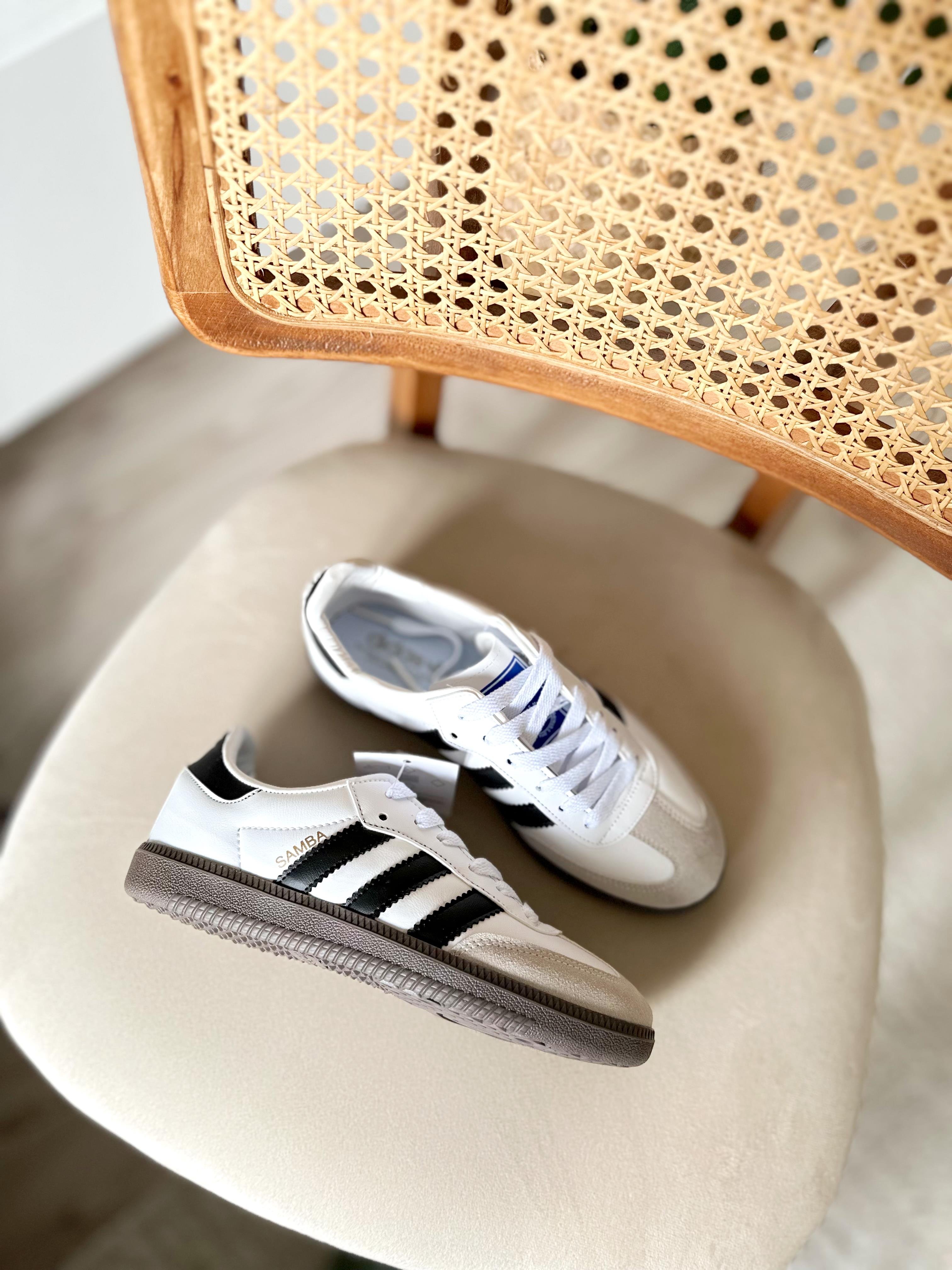 YETİŞKİN Yanı Çizgili Yazı Baskılı Çocuk Spor Ayakkabı Beyaz Siyah