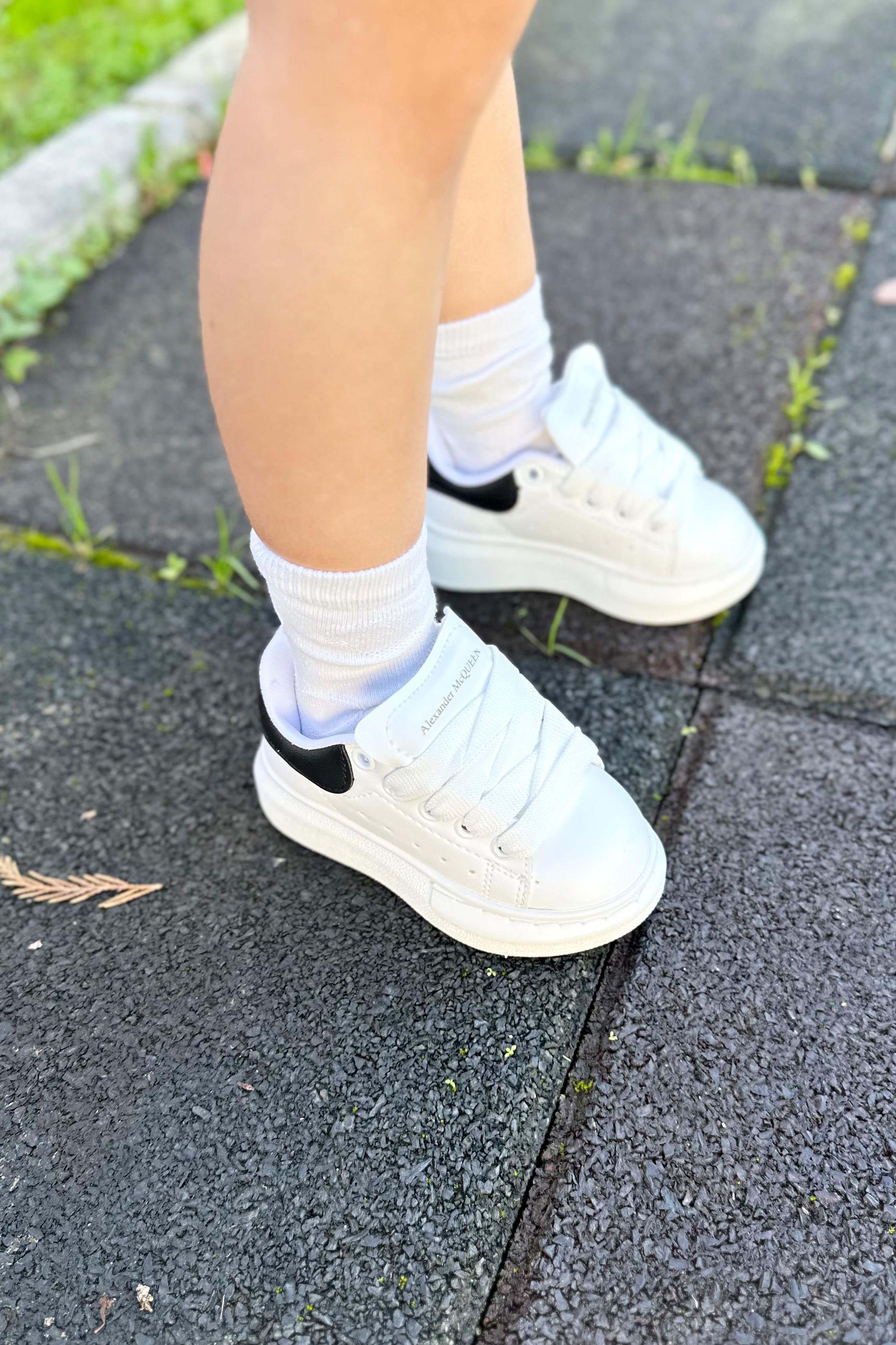 Yüksek Taban Yazı Baskılı Çocuk Spor Ayakkabı Beyaz Siyah