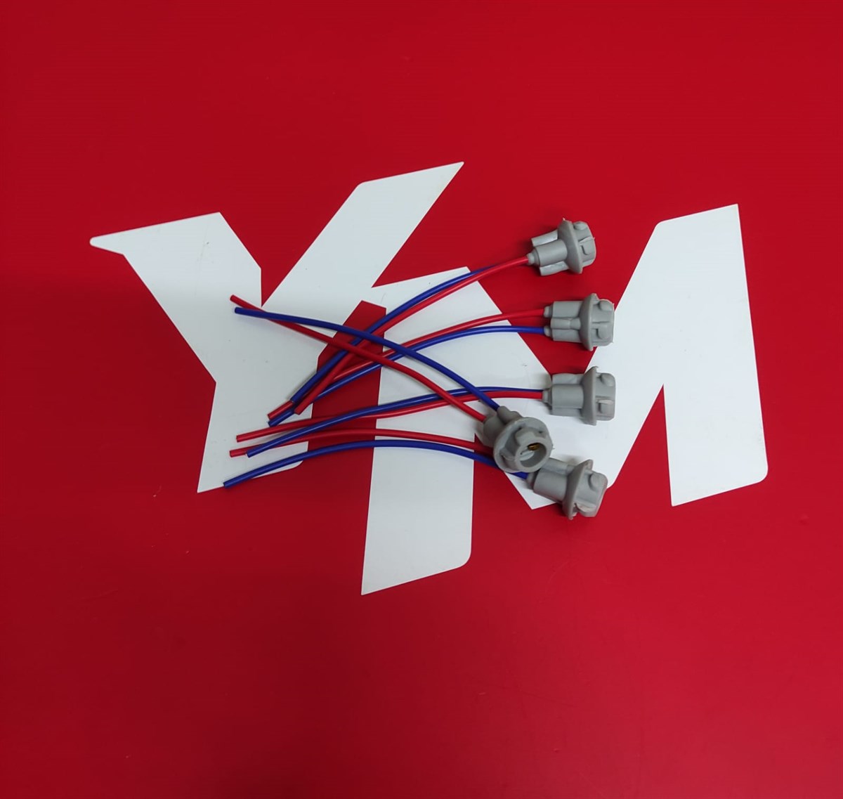 DİPSİZ AMPUL İÇİN DUY 1 ADETT10 Dipsiz Ampul Duyu 1 Adet