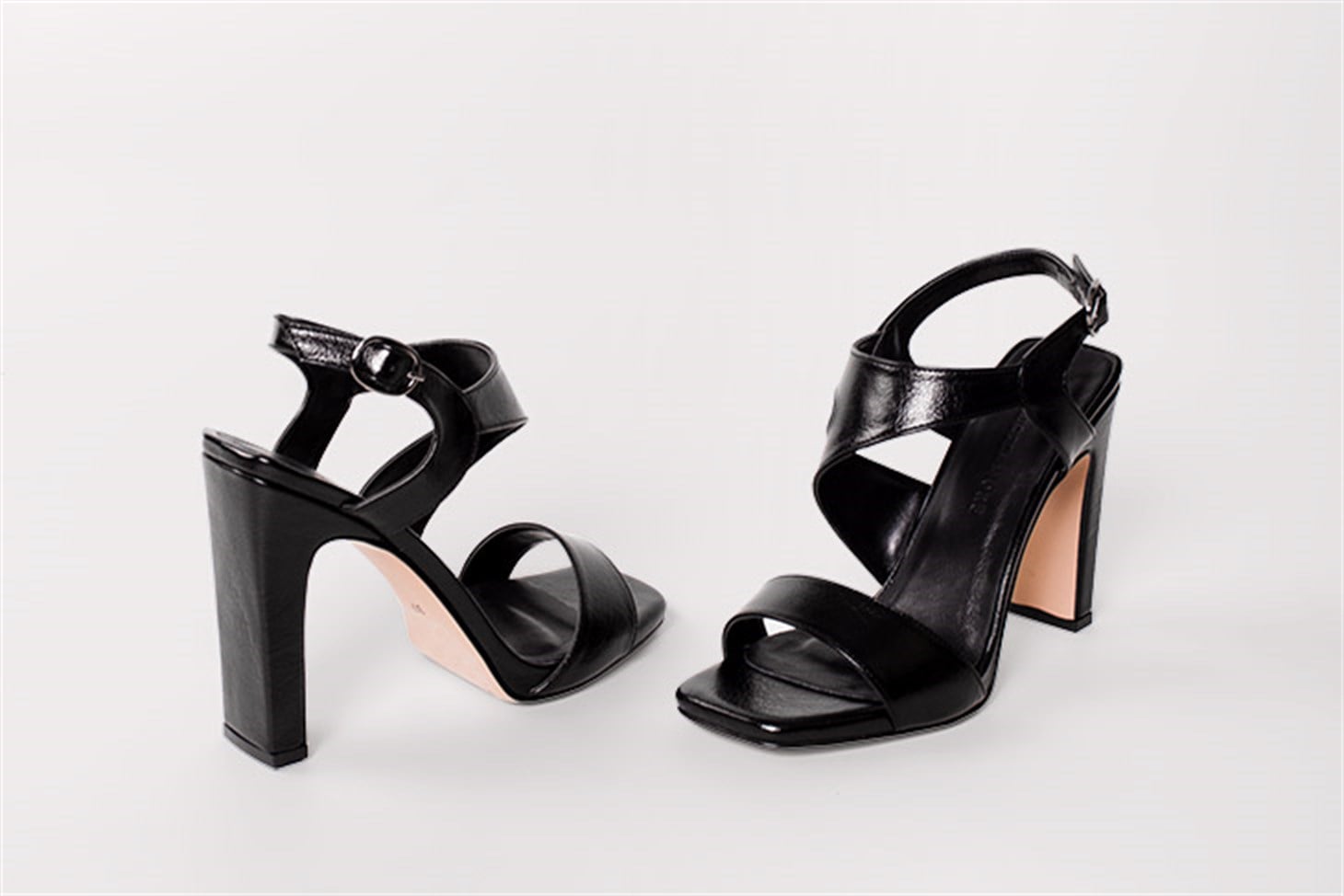 KATSY - Siyah - Yüksek Blok Topuklu Sandalet