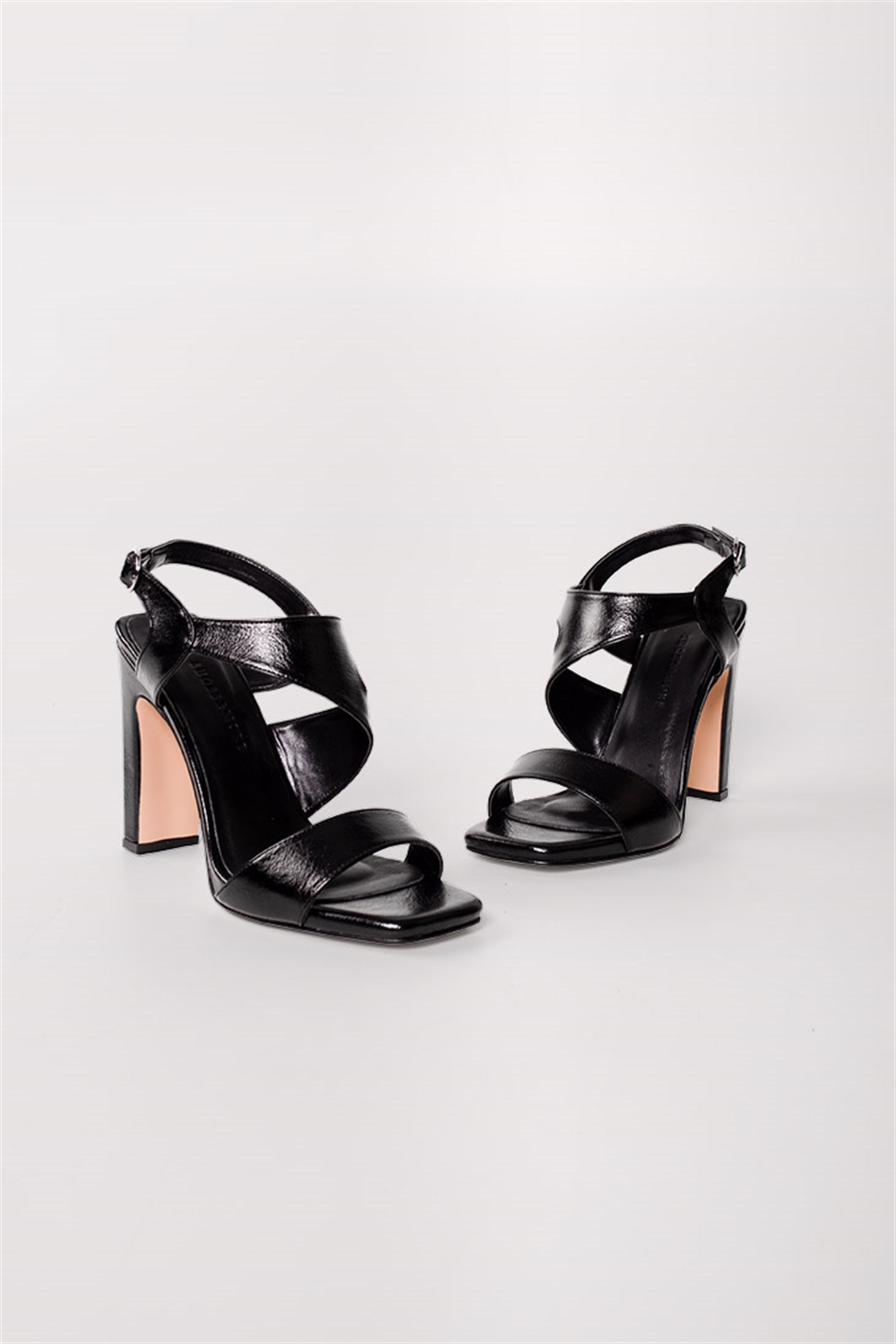 KATSY - Siyah - Yüksek Blok Topuklu Sandalet