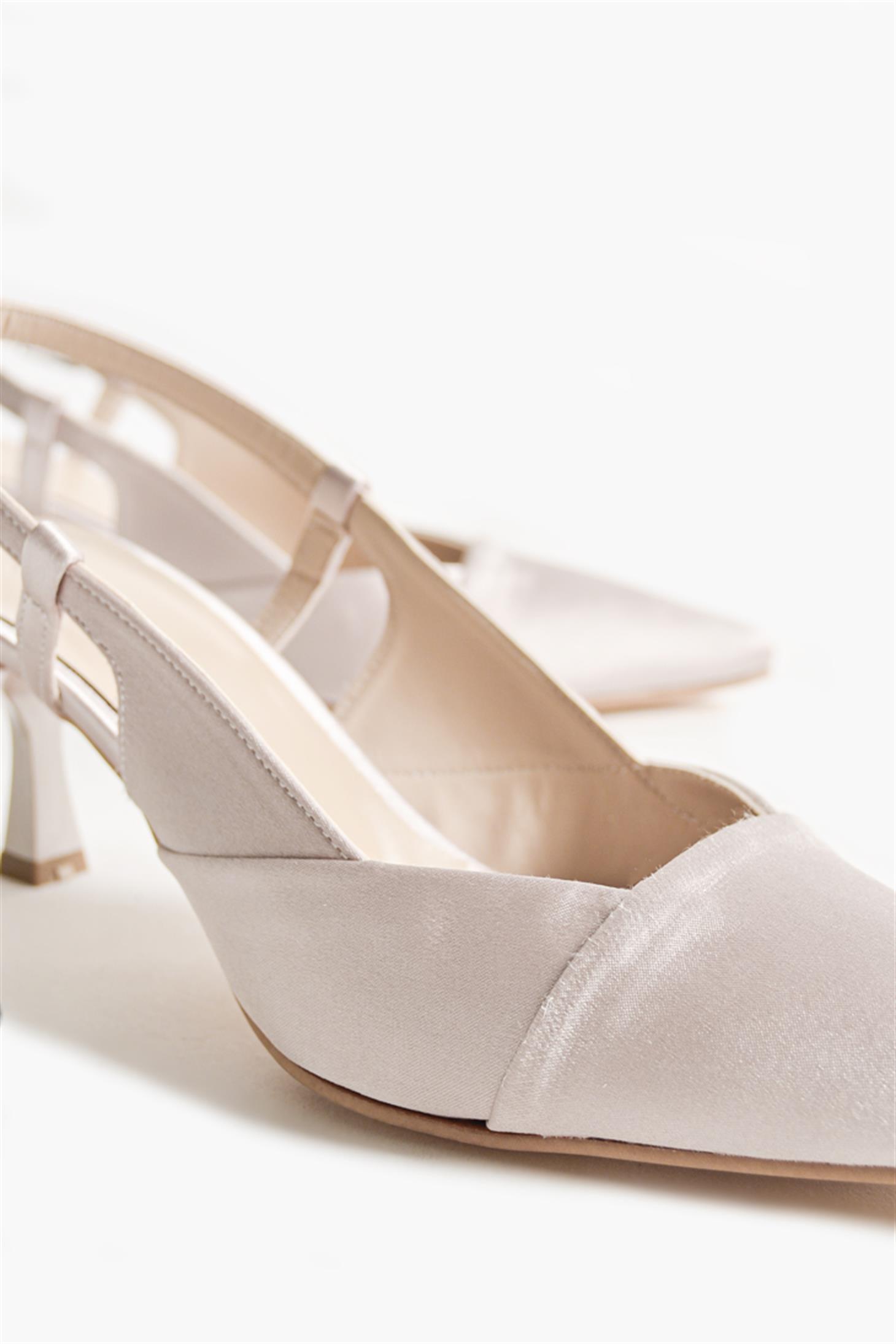 SHOES&MORECERNACERNA - Bej Saten - Topuklu