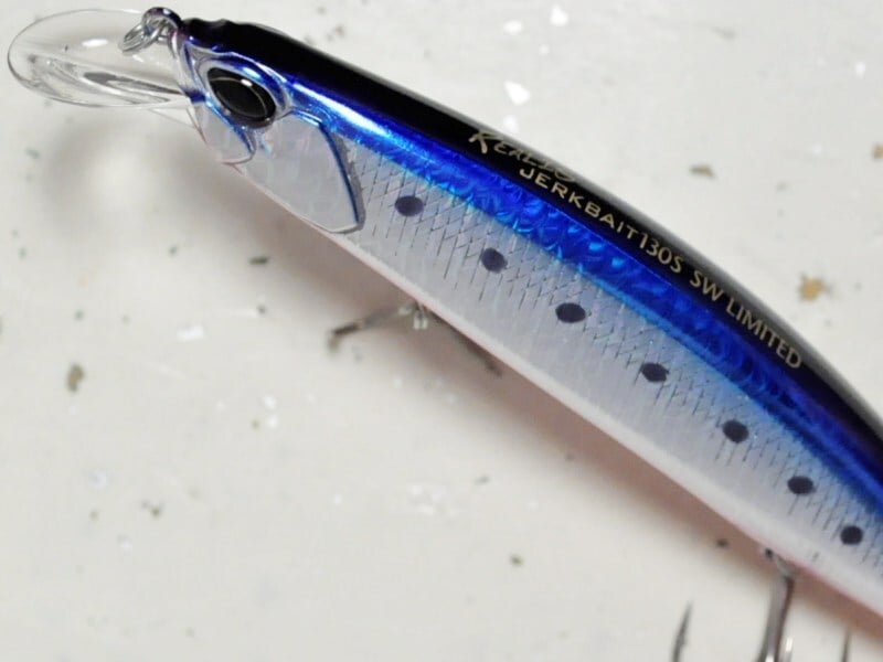 Duo Realis Jerkbait 130S SW CYA0667 Flash Mazume Sardine II