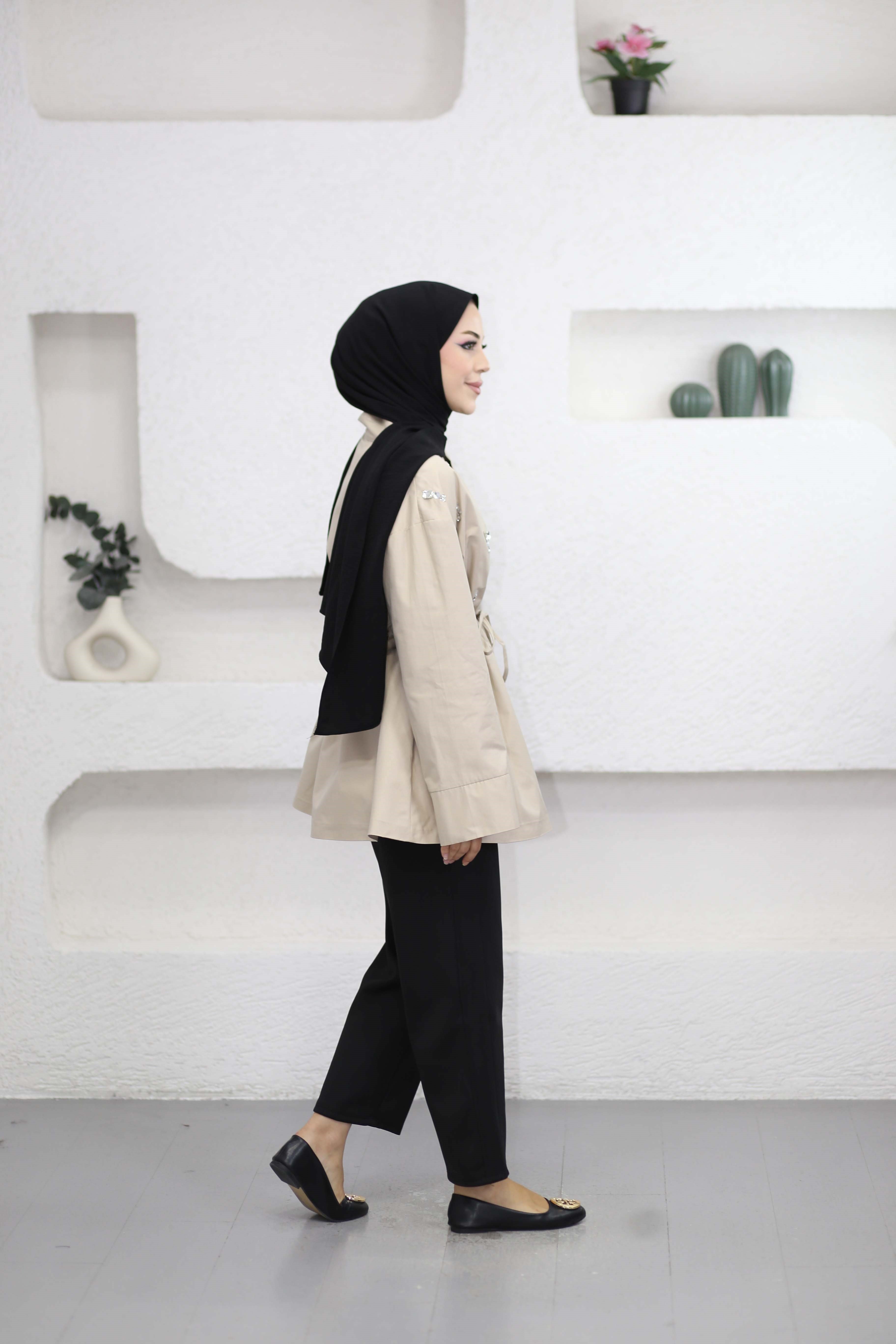 Bel Büzgülü Taşlı Ceket Bej 8489