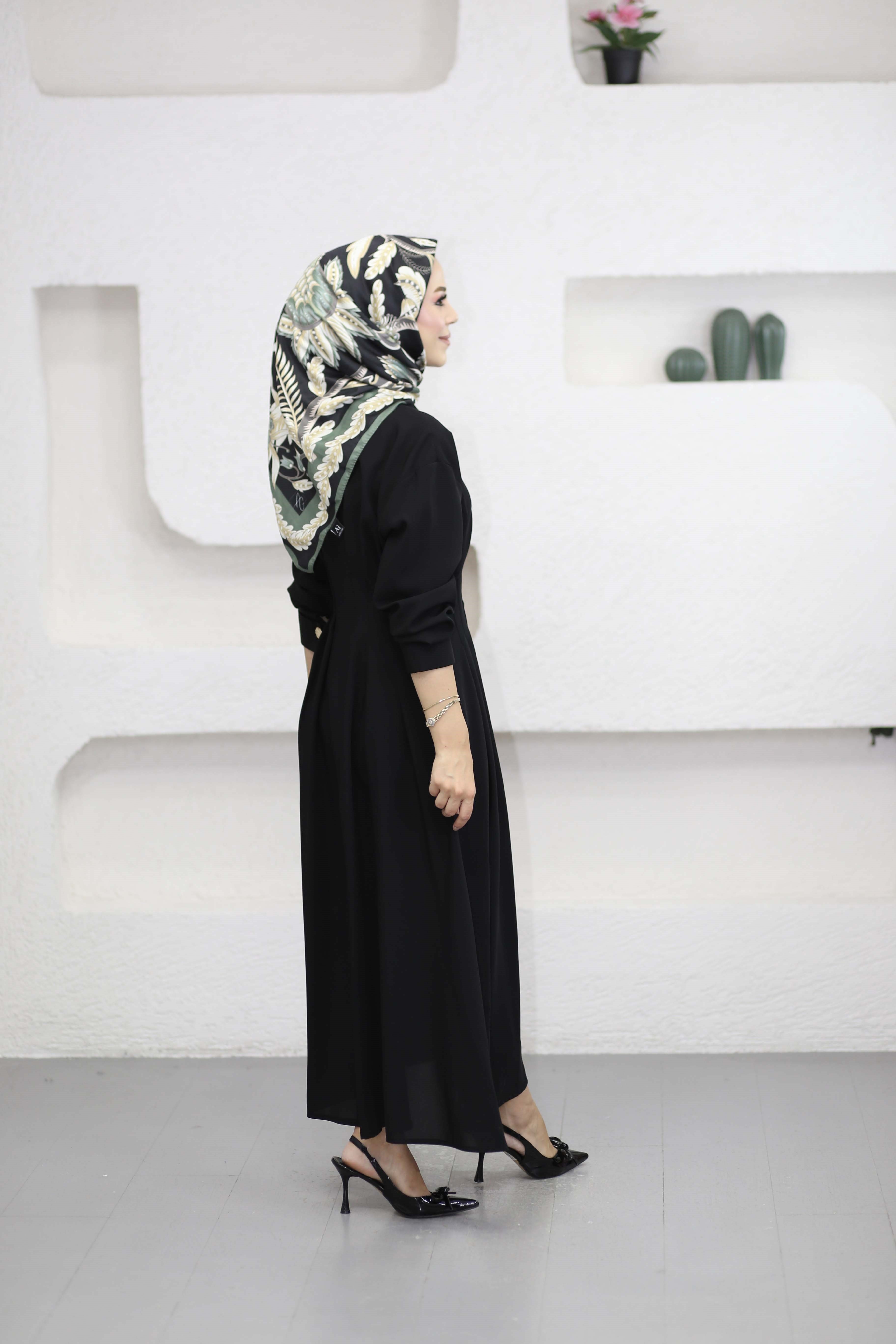 Bel Detaylı Ön Düğmeli Tencel Elbise Siyah 5509