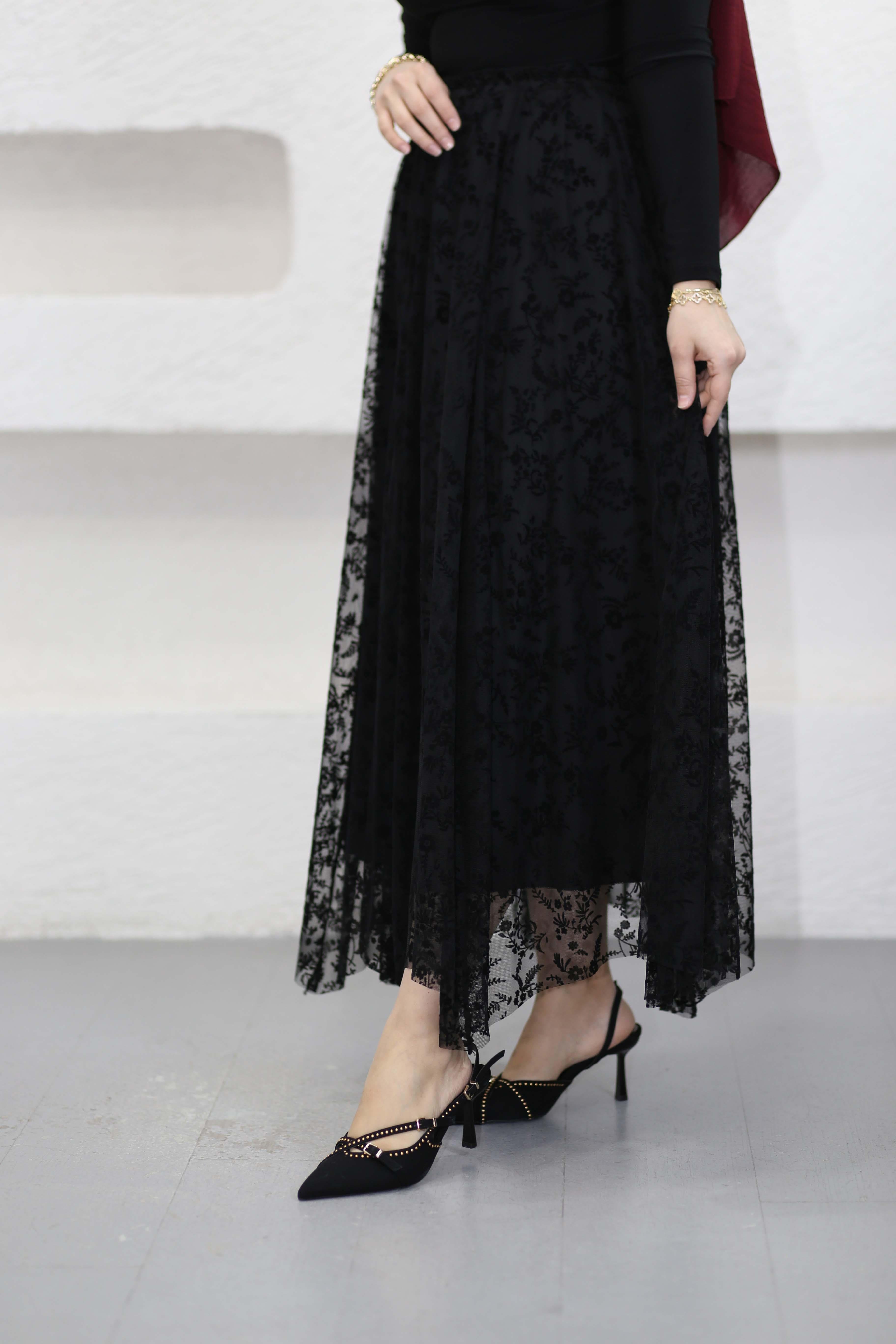 Yaprak Desen Tül Etek Siyah 1070