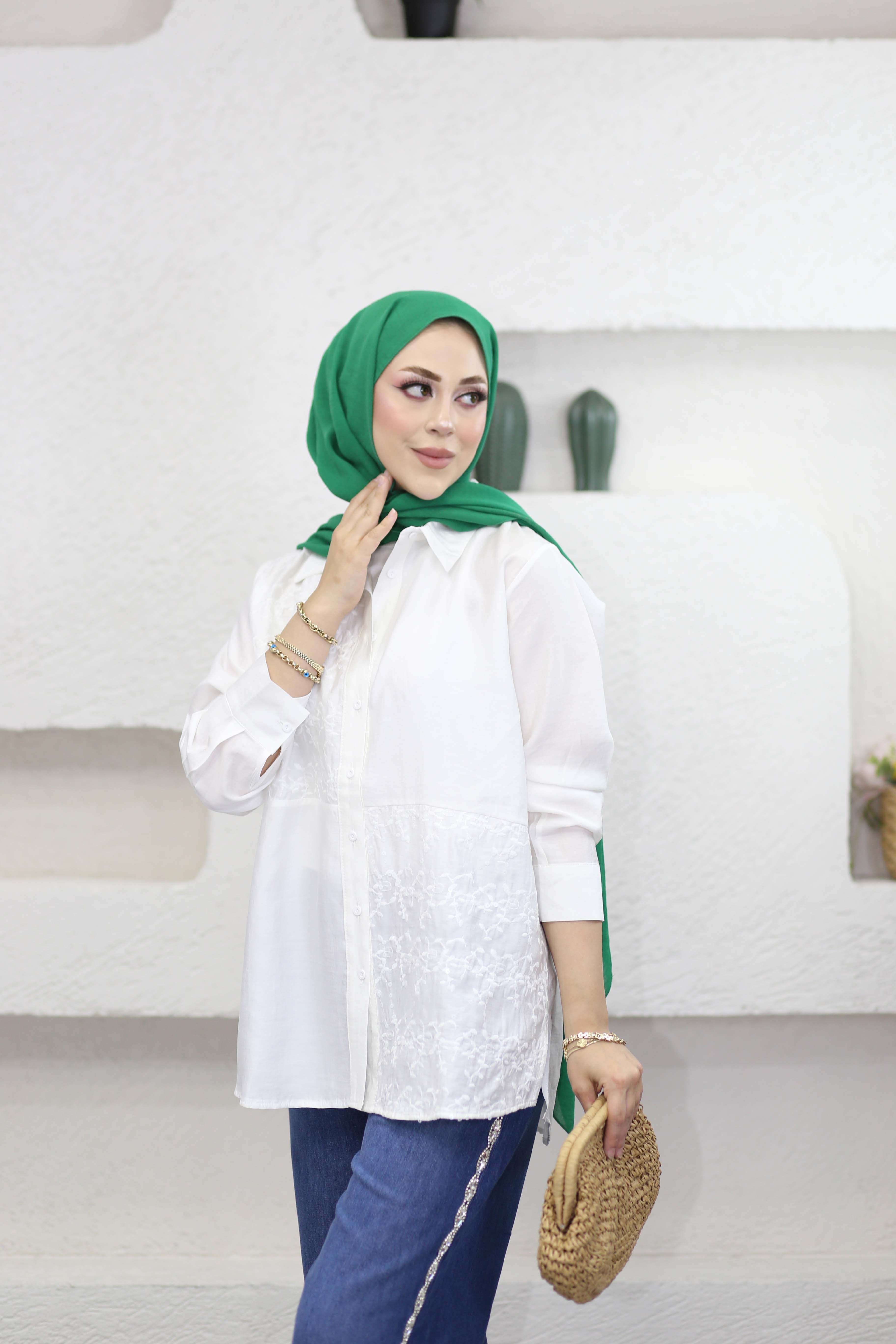 Pul İşleme Detaylı Gömlek Beyaz 3442