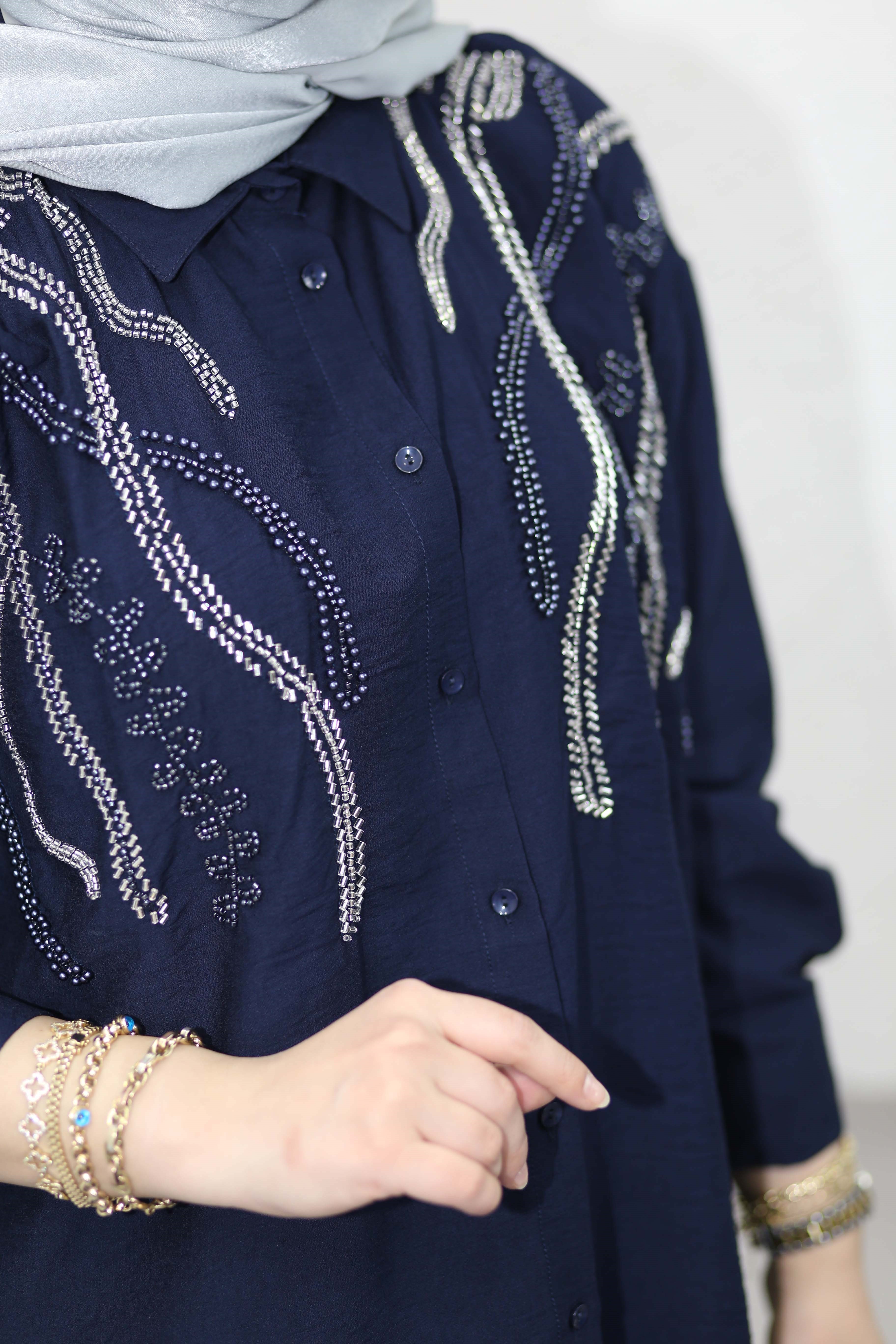 Sarmaşık Boncuk İşlemeli Gömlek Lacivert 3396