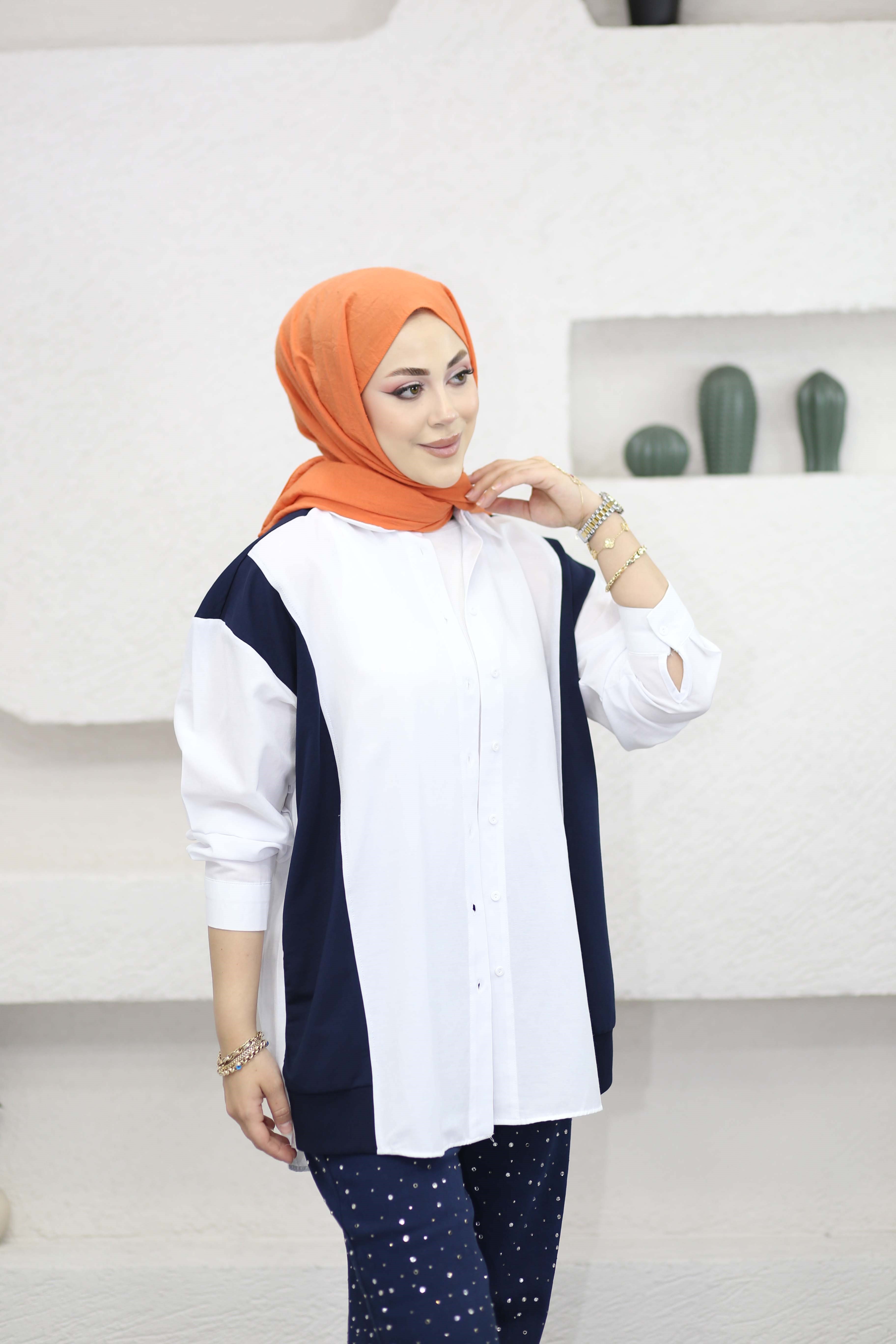Kontrast Garili Taş Detaylı Gömlek Beyaz 3431