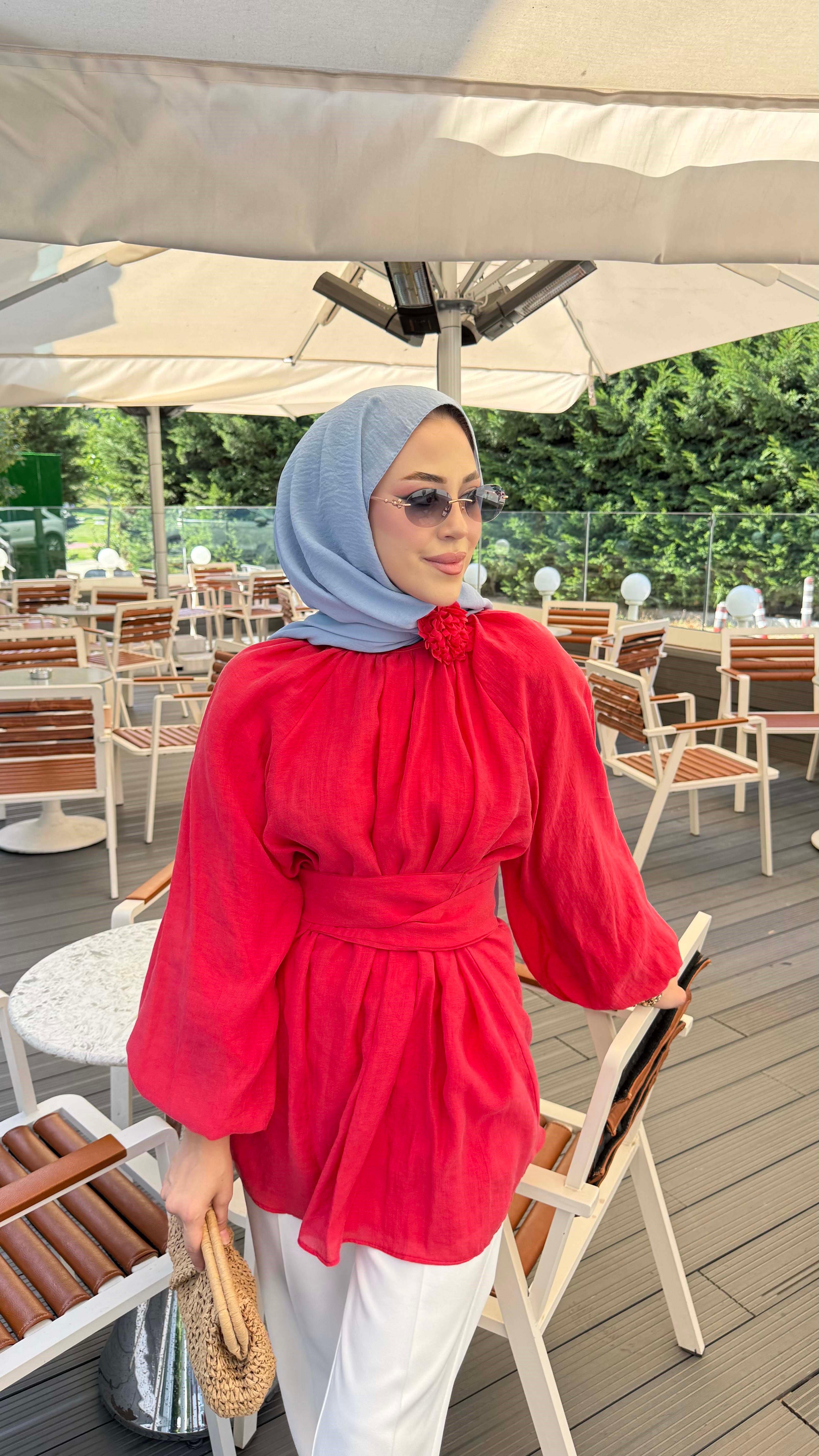 Gül Detaylı Kuşaklı Tunik Kırmızı 2265