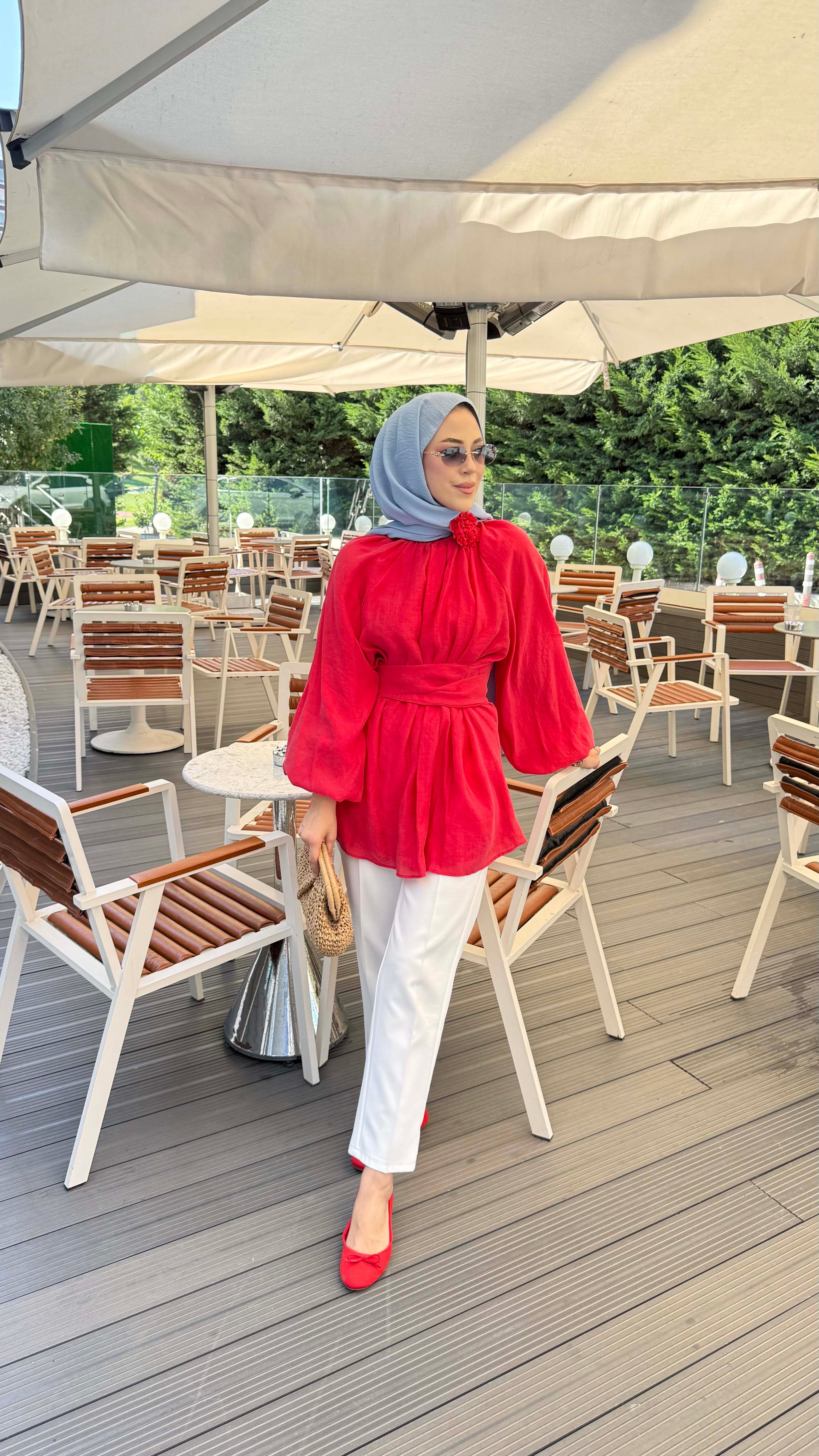 Gül Detaylı Kuşaklı Tunik Kırmızı 2265
