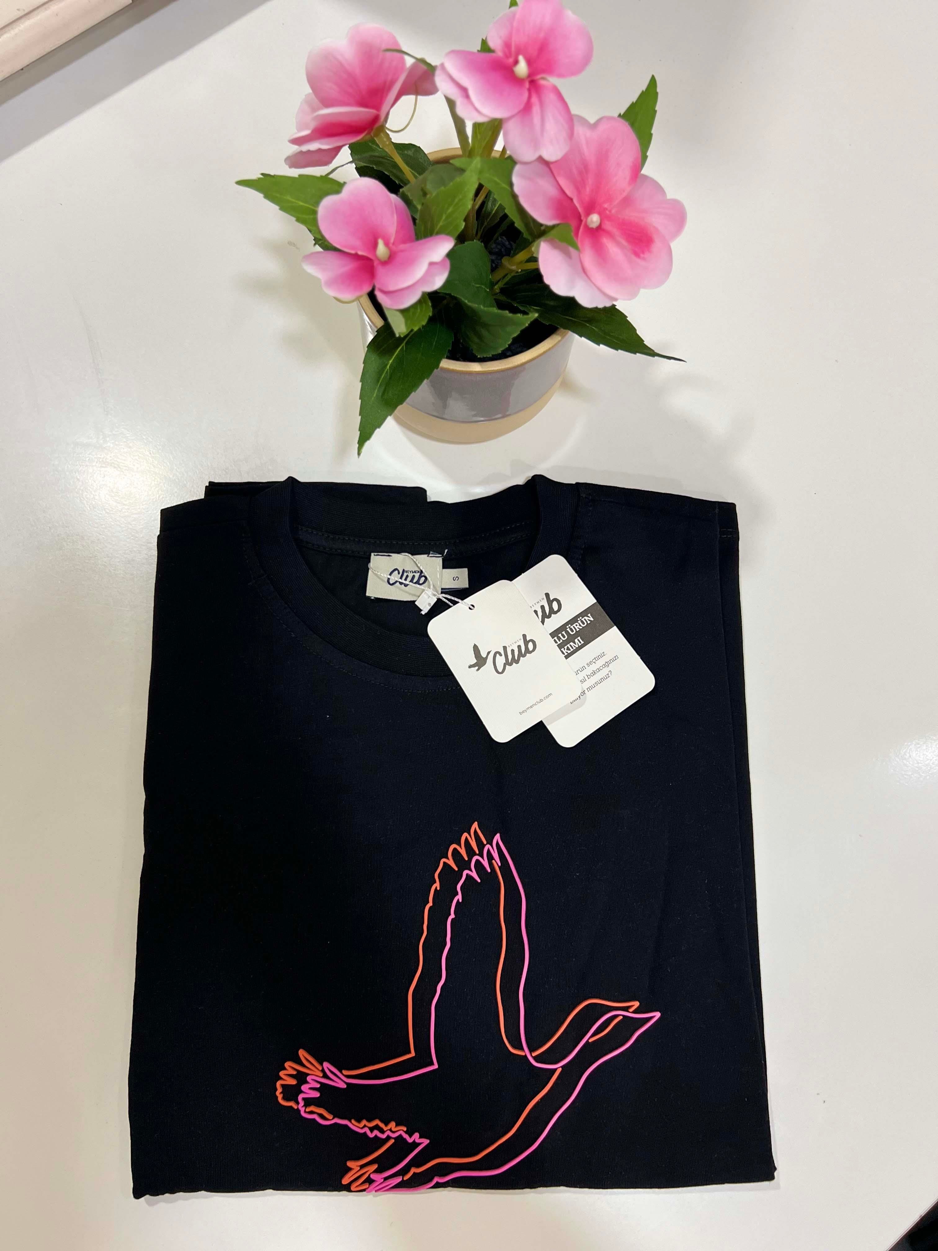Dikiş Kuşlu Tişört Pembe 3106