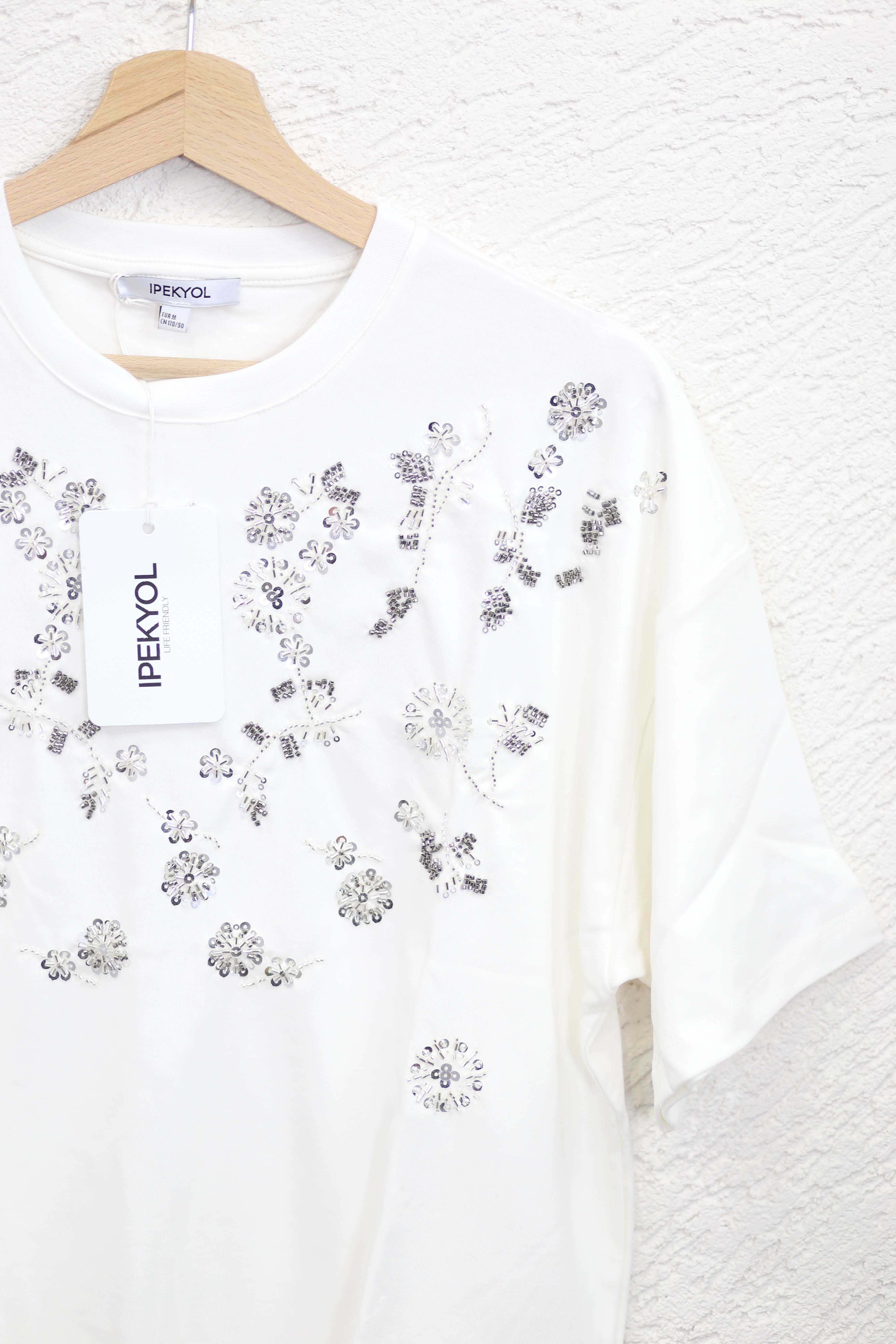 Çiçek Taşlı İpkyl Tişört Beyaz 2150