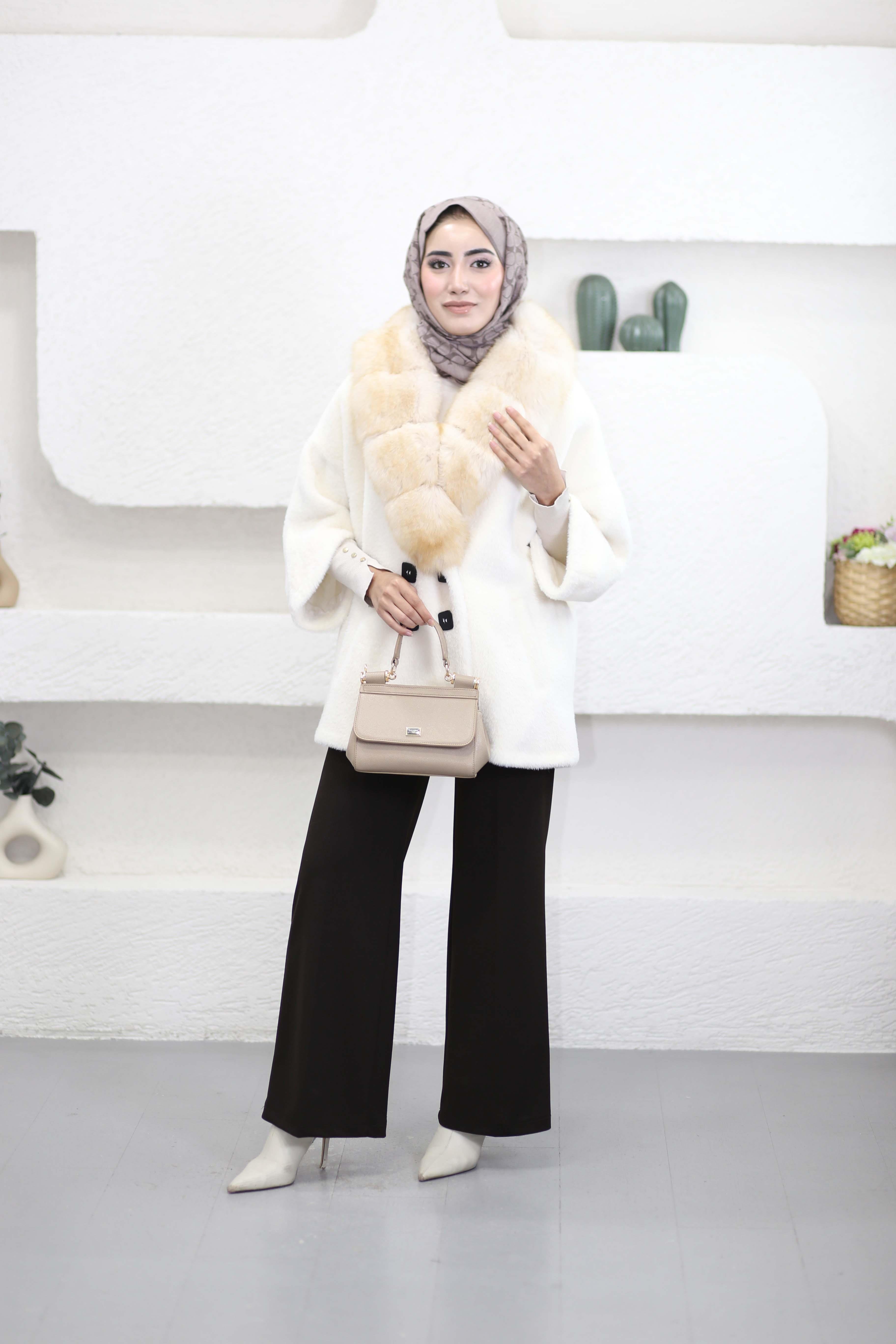 Kürk Ve Düğme Detaylı Angora Kaban Ekru 7293