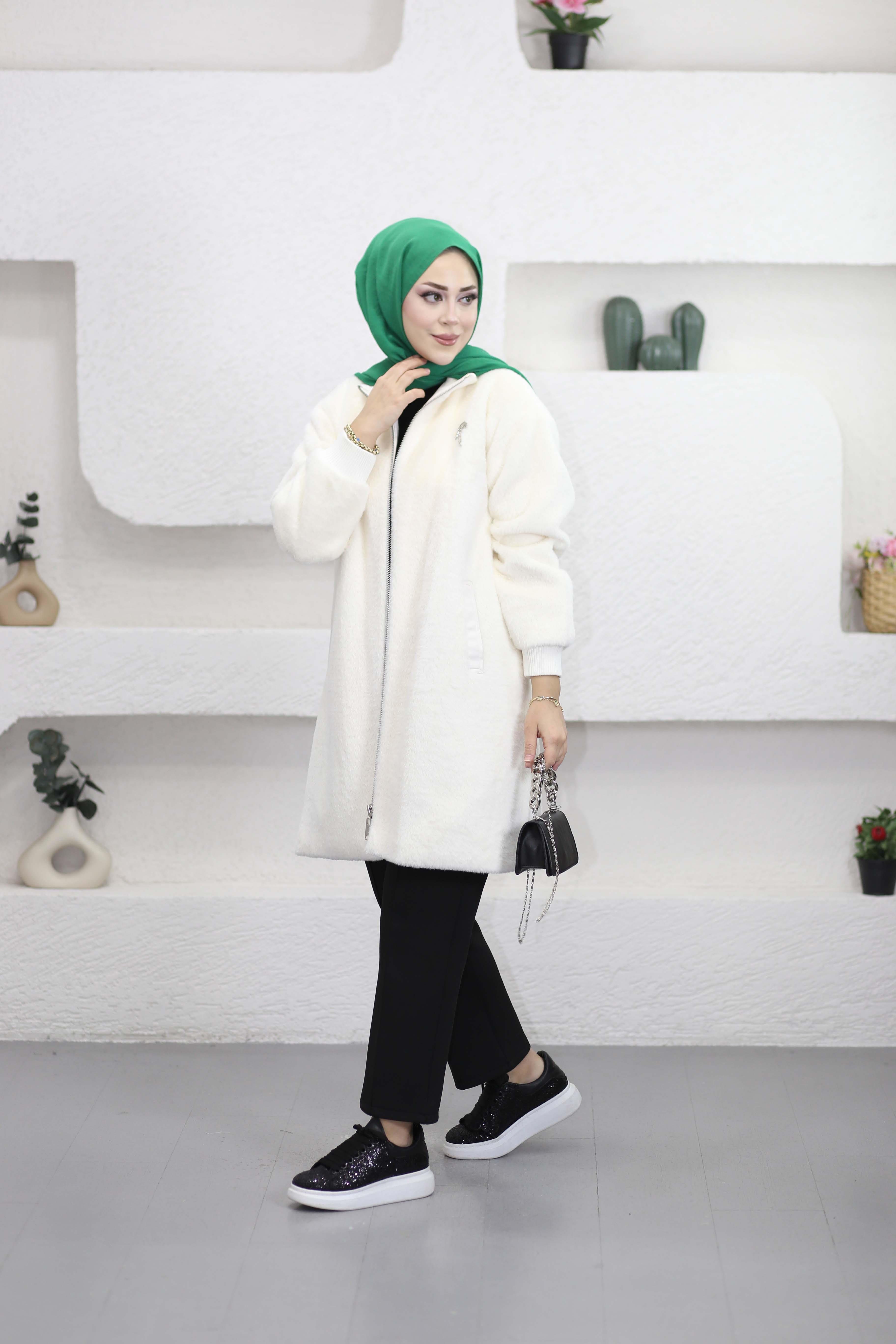 Broşlu Angora Kaban Beyaz 1434