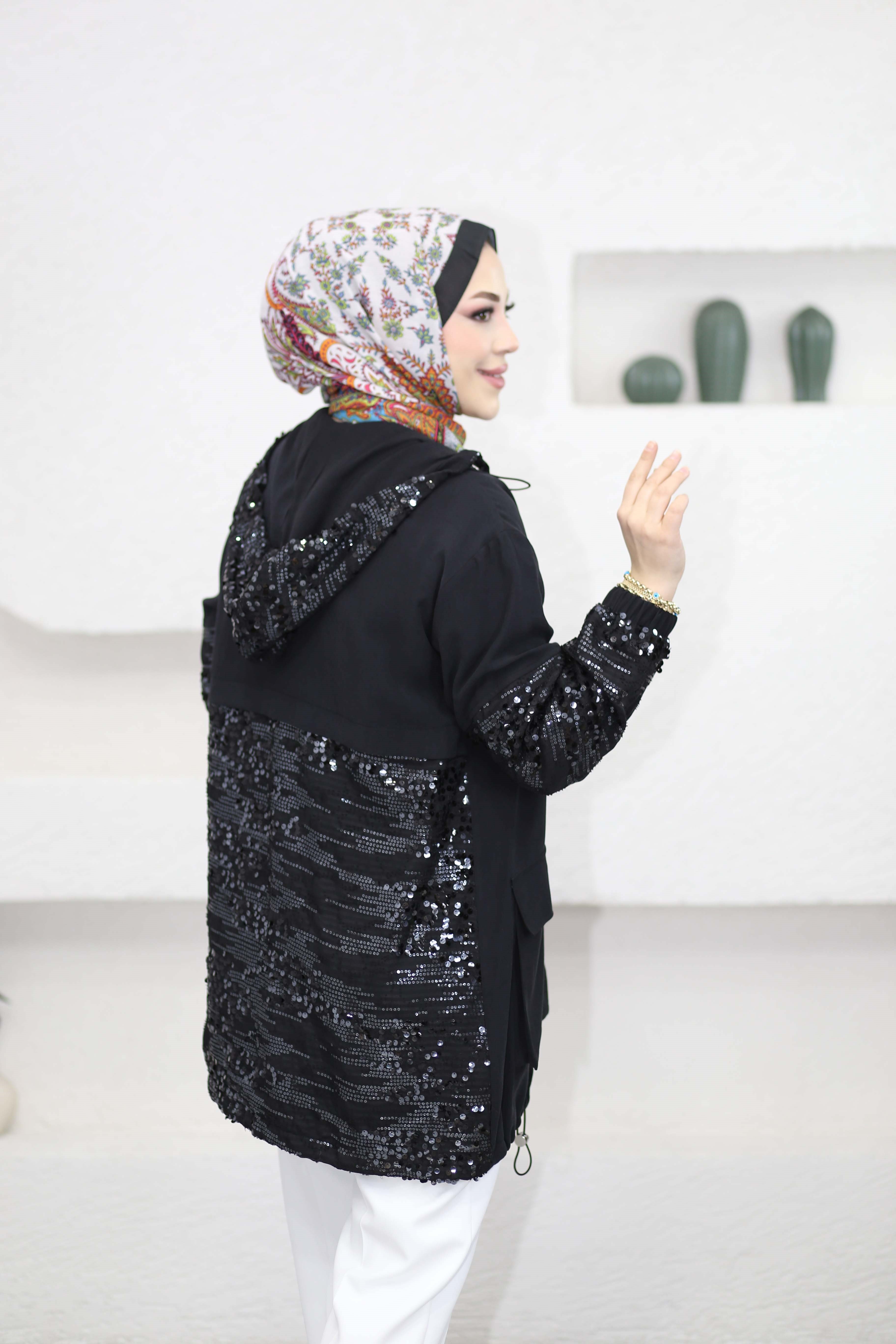 Payet Detaylı Kap Siyah 1532