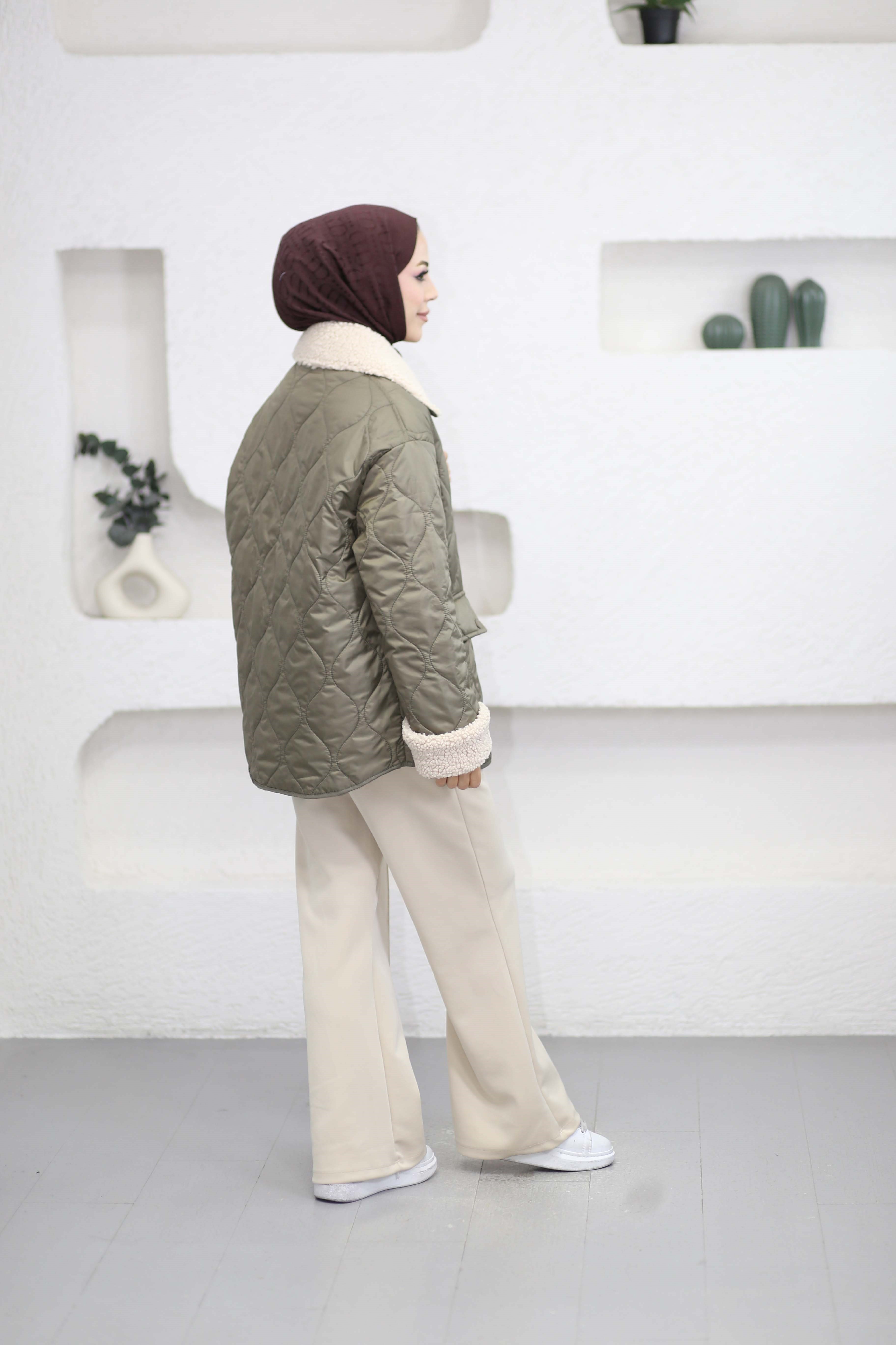 Yakası Kürklü Kapitone Mont Haki 6162