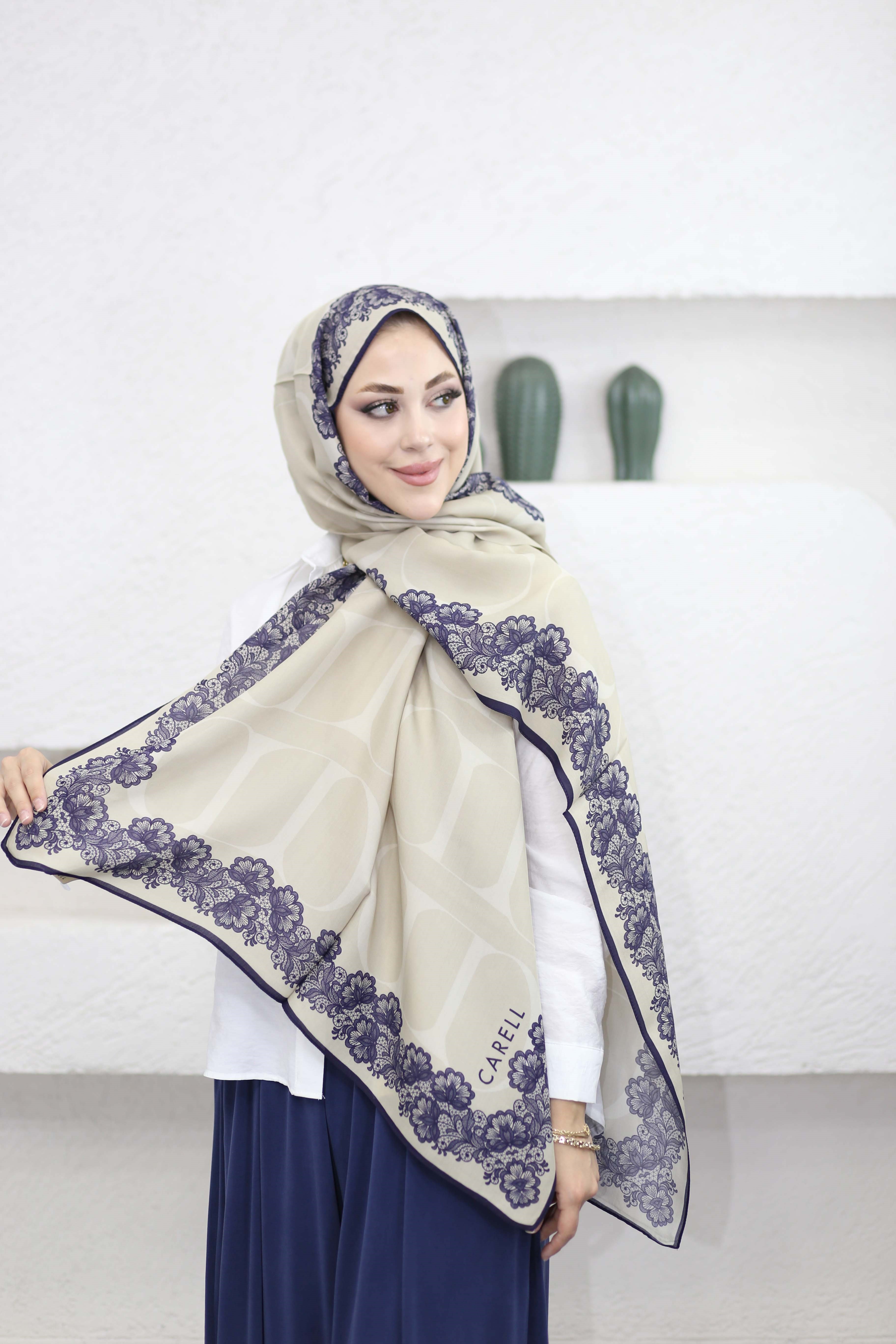 Floral Monogram Floş Şal Latte 4431