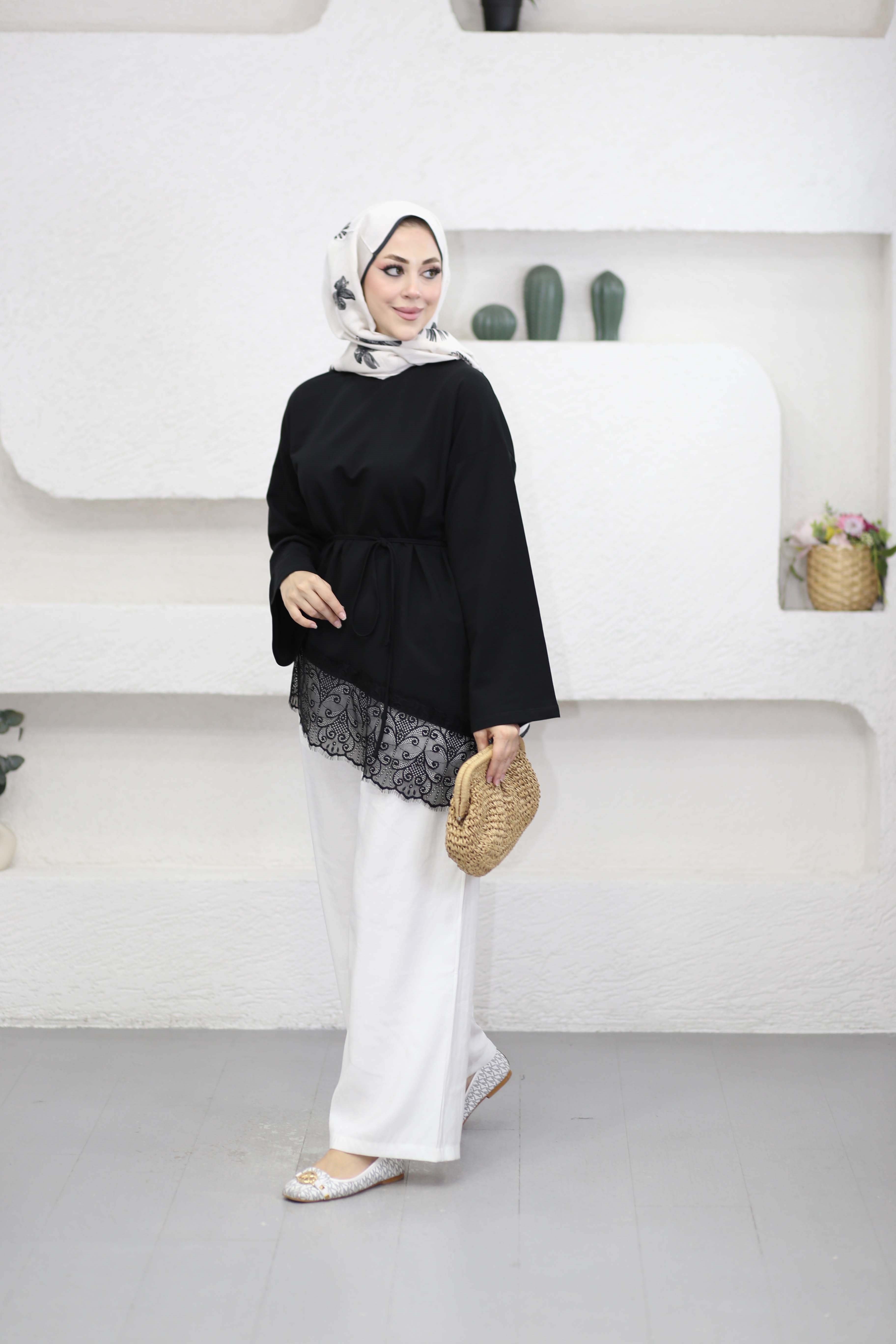 Eteği Dantelli Sweat Siyah 3491