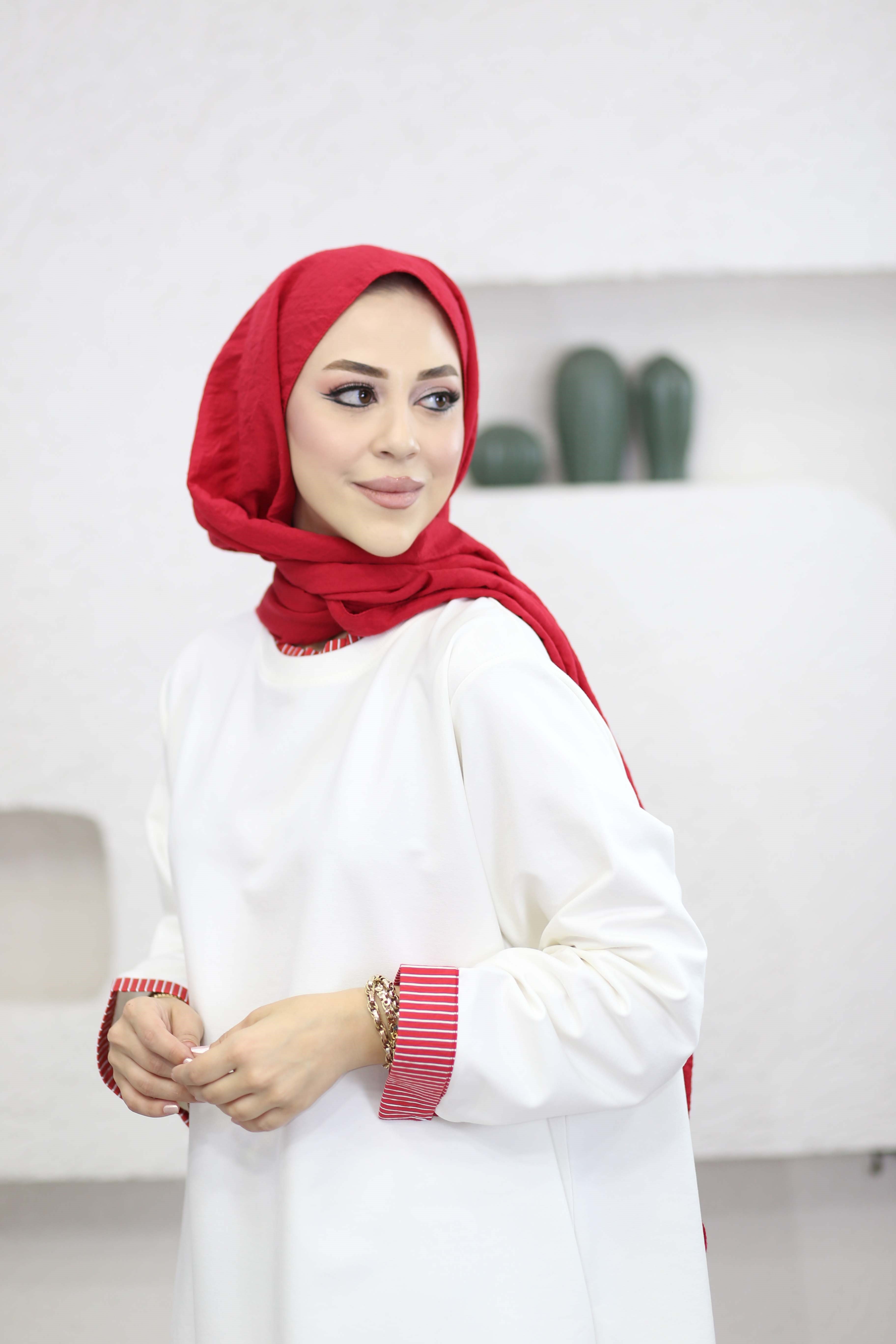 Yaka Ve Kolları Çizgili Garnili Sweat Beyaz 3521