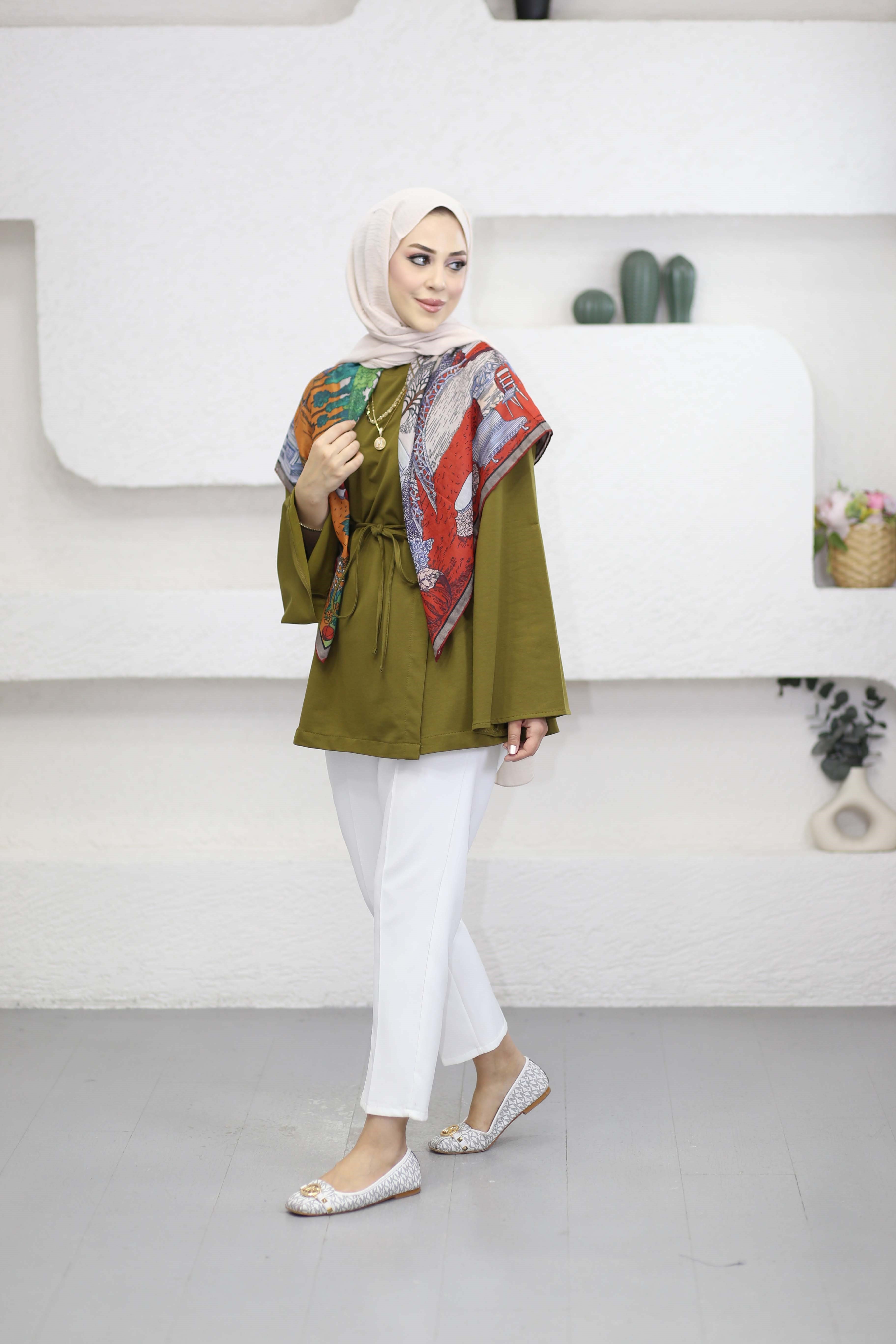 Asimetrik Kesim Bel Bağlamalı Tunik Yağ Yeşili 3550