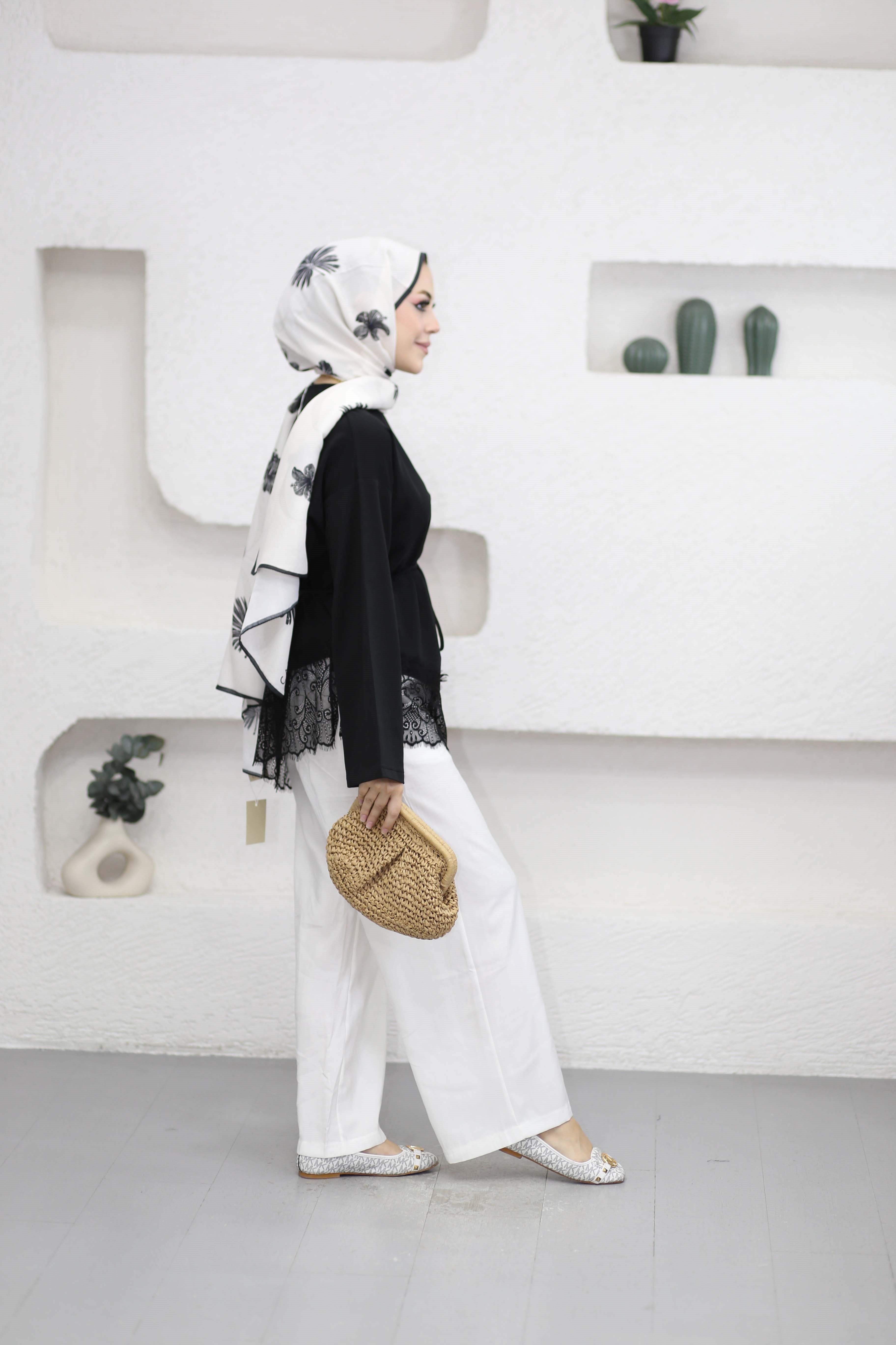Eteği Dantelli Sweat Siyah 3491