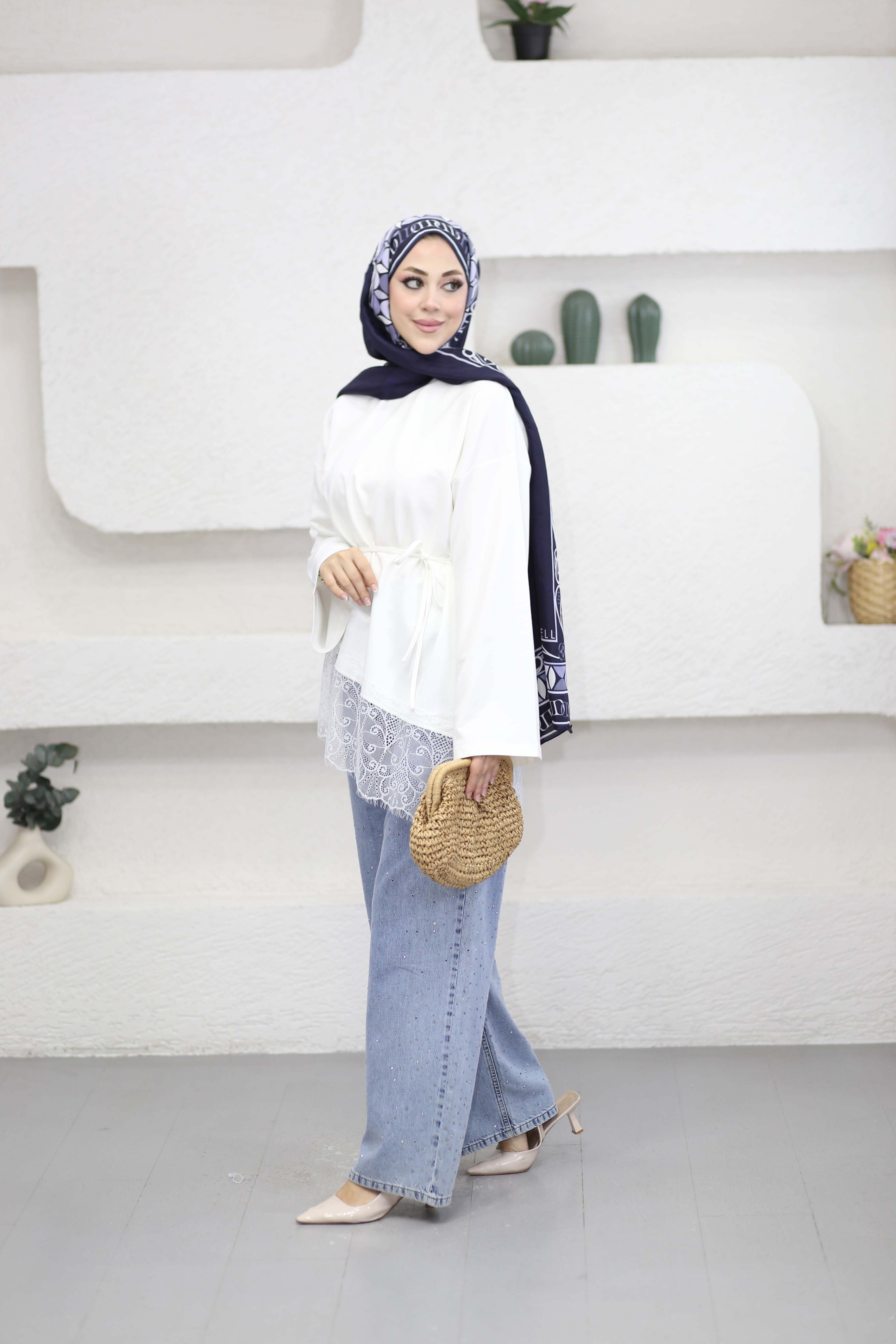 Eteği Dantelli Sweat Ekru 3491