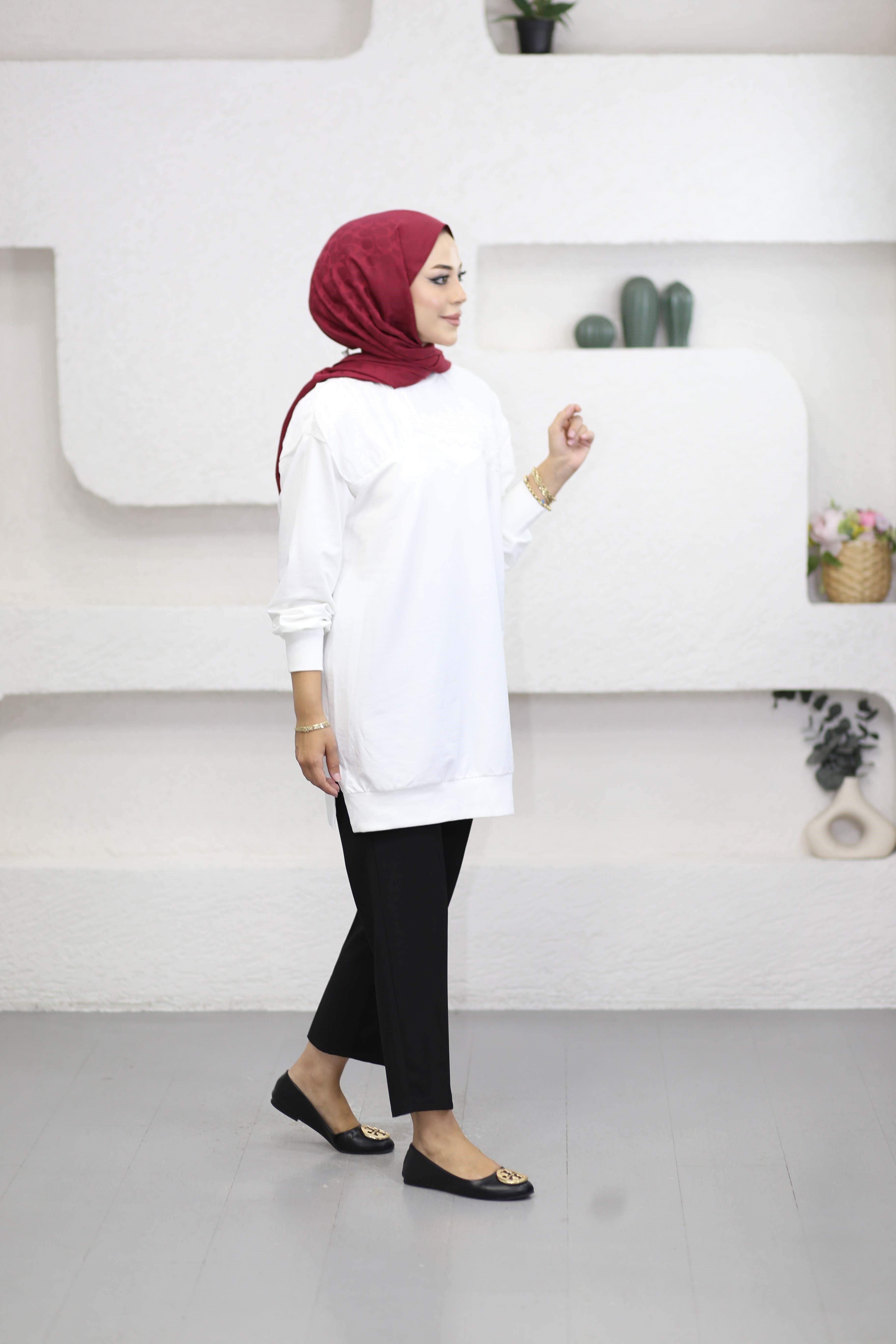 Yaka Detay İşlemeli Sweat Beyaz 10817