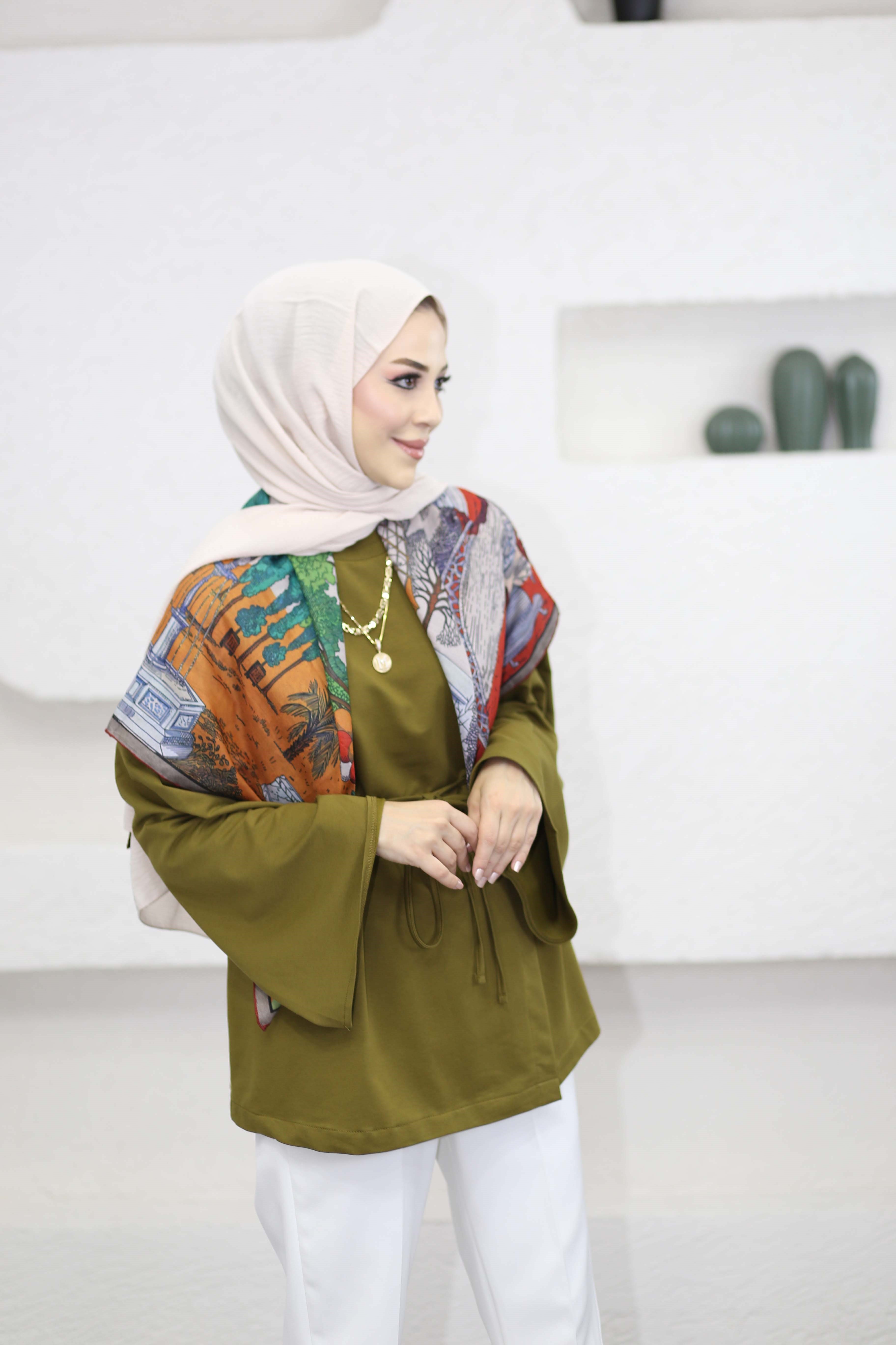Asimetrik Kesim Bel Bağlamalı Tunik Yağ Yeşili 3550