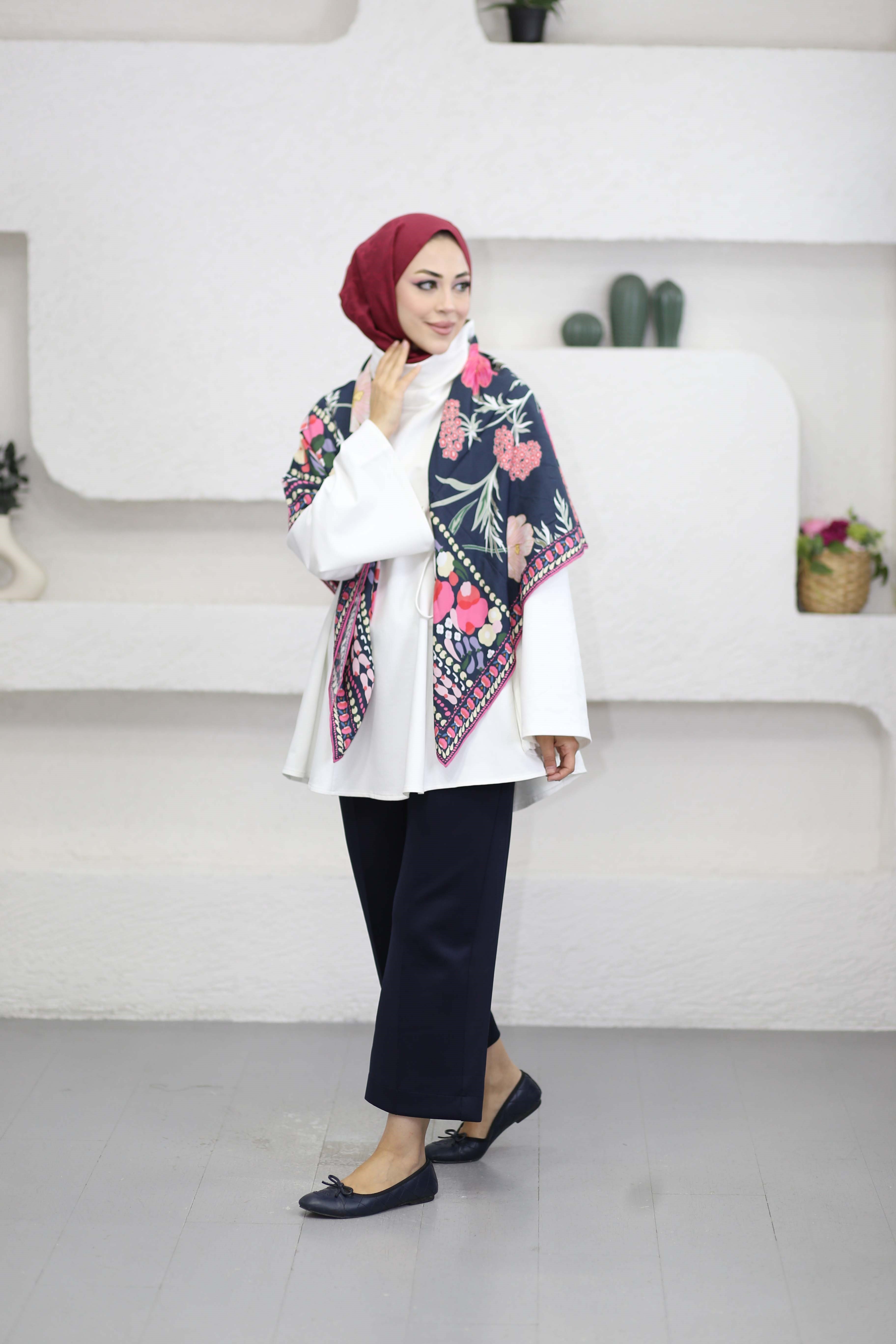 Bel Bağlamalı Dik Yaka Tunik Beyaz 3540