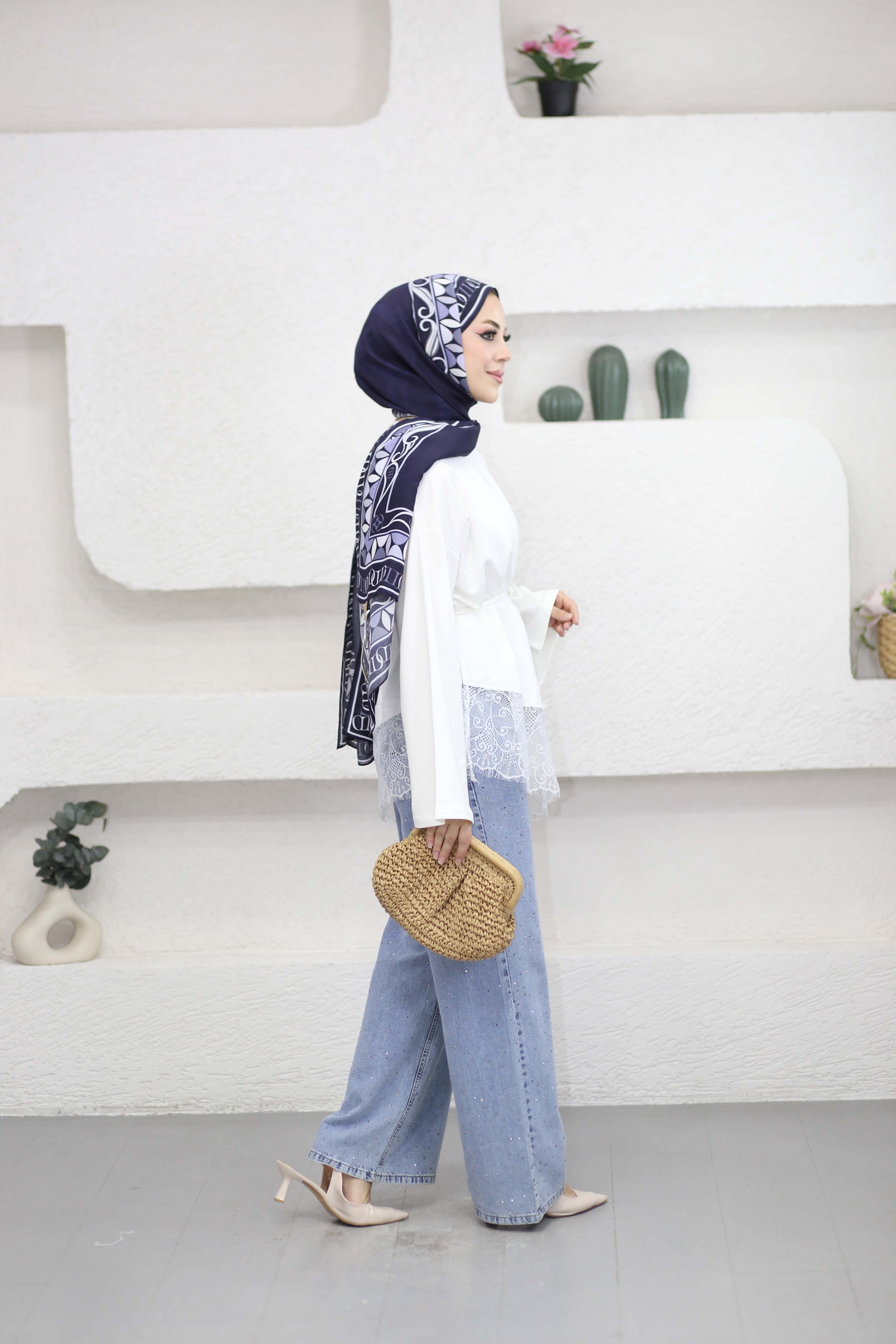 Eteği Dantelli Sweat Ekru 3491