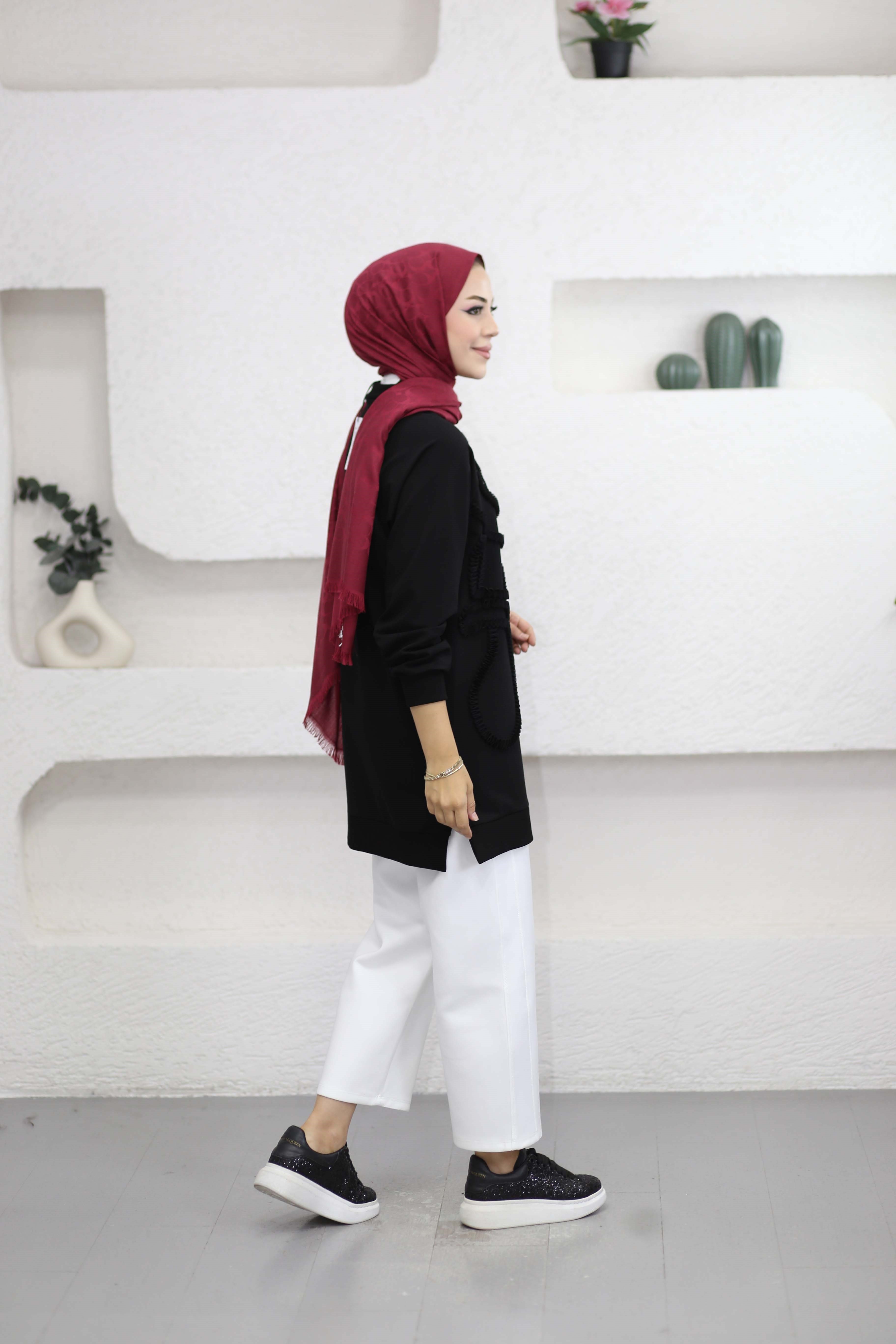 Önü Fırfır Taşlı Sweat Siyah 10819