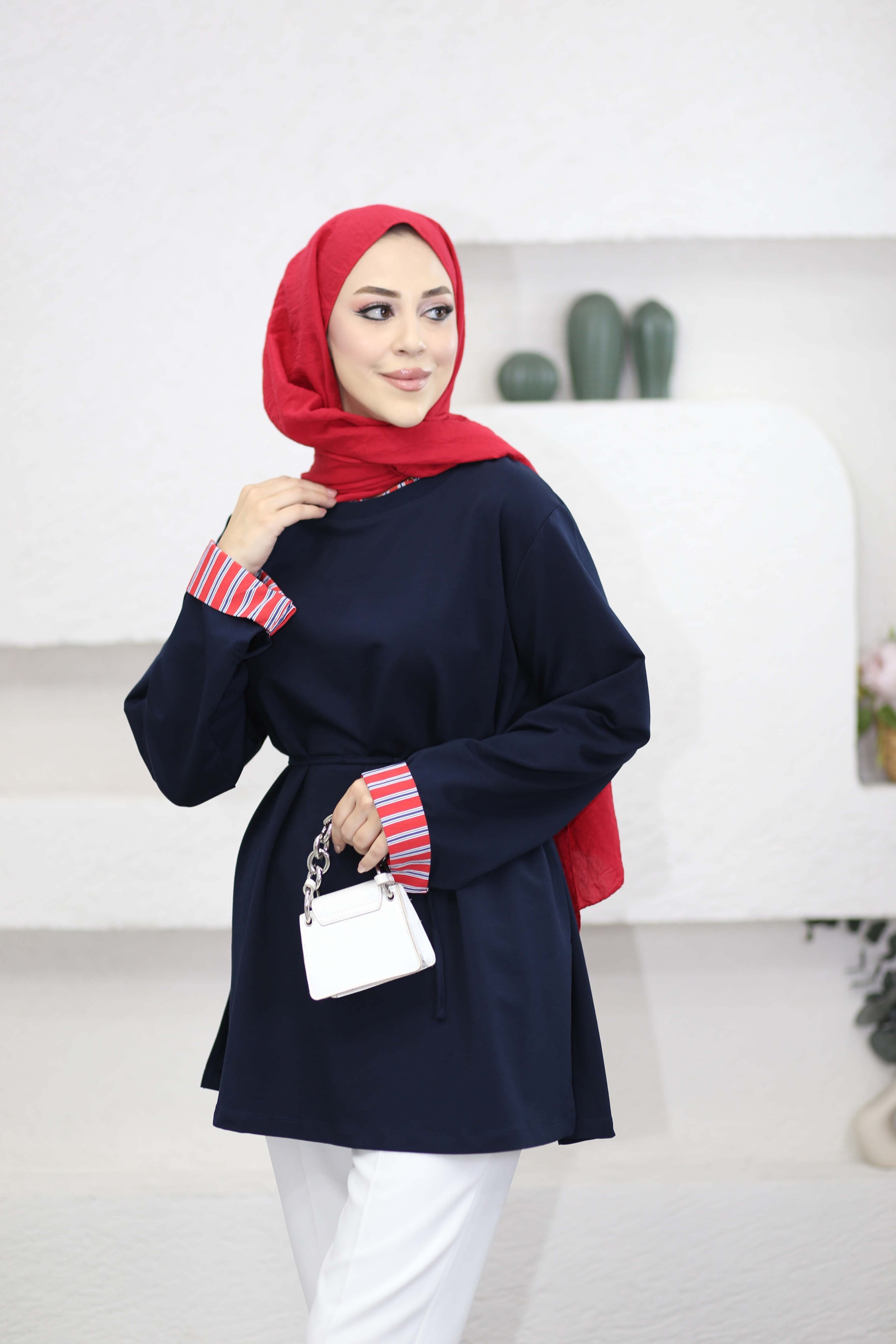 Yaka Ve Kolları Çizgili Garnili Sweat Lacivert 3521