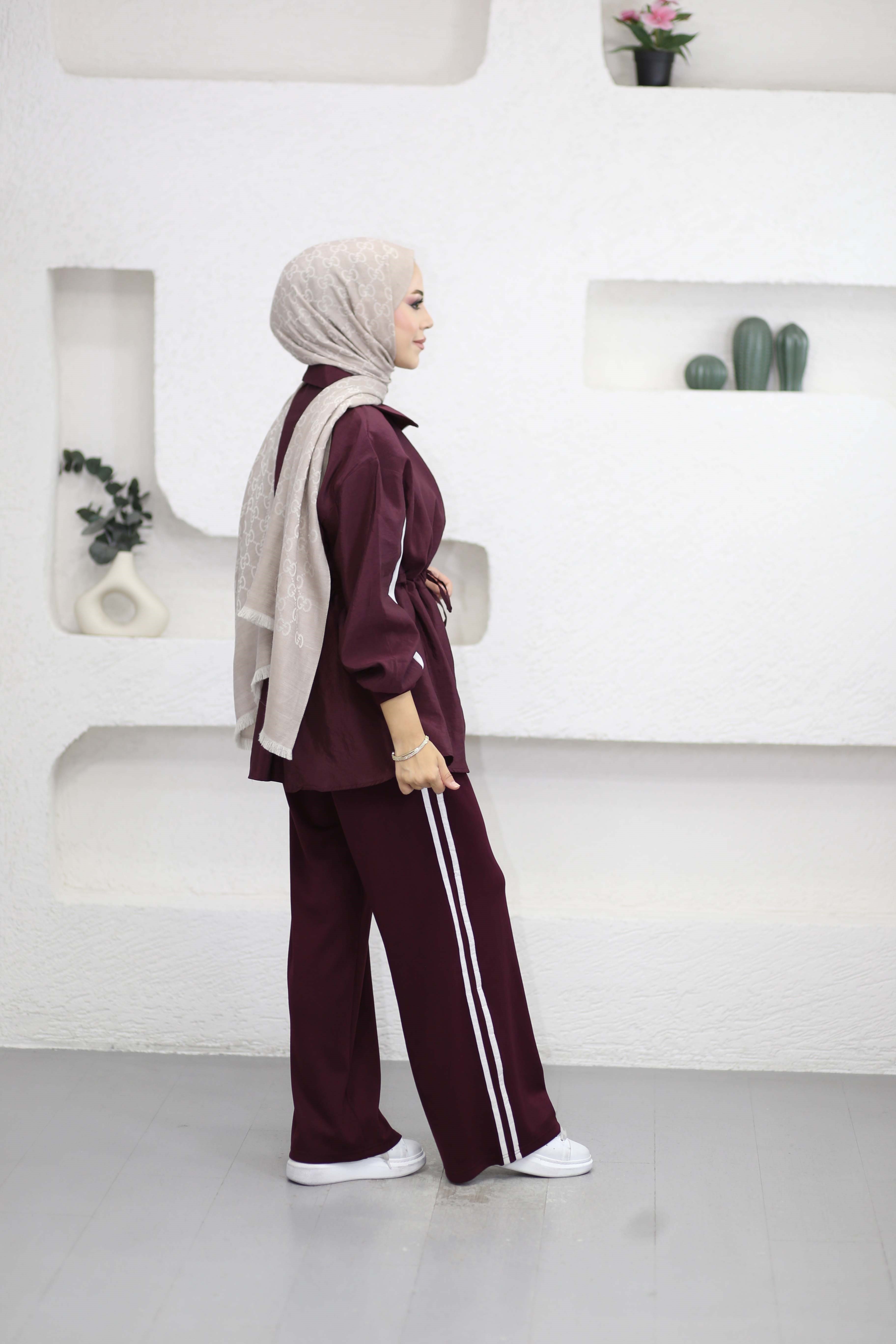 Belden Bağcıklı Kontrast Garnili Takım Bordo 3418