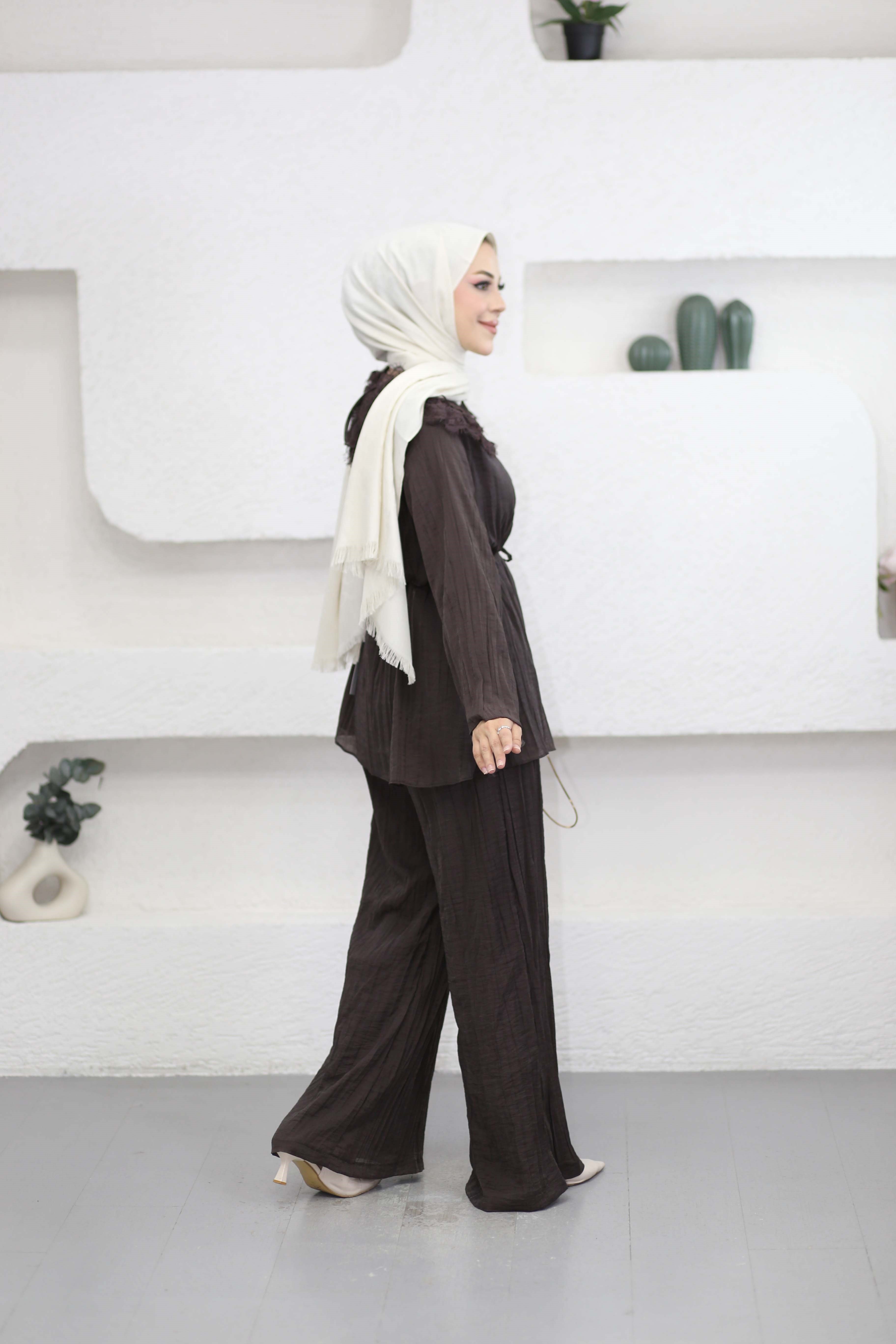 Yaka Dantelli Pantolonlu Takım Kahverengi 8804