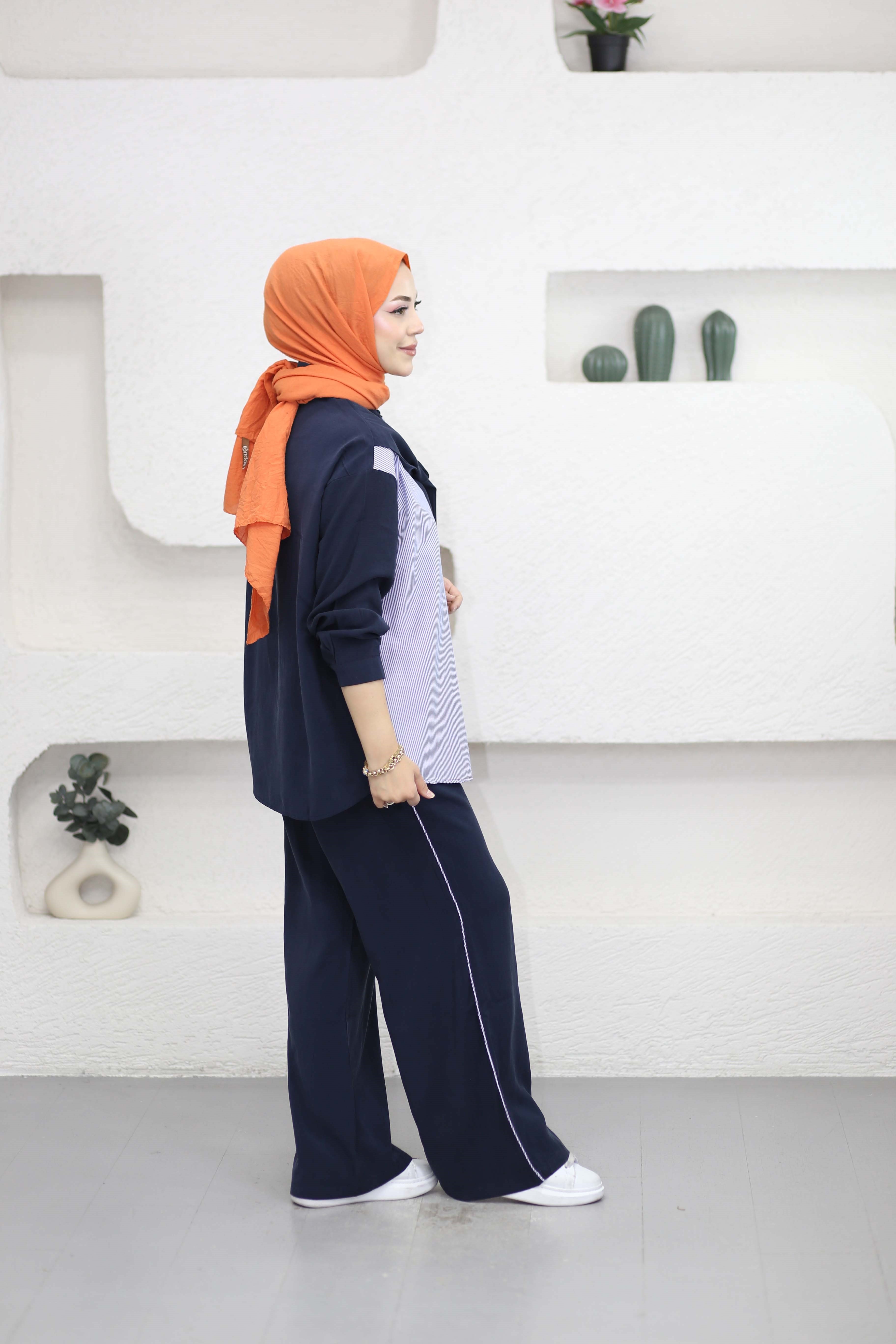 Önden Bağlamalı Garnili Takım Lacivert 3446