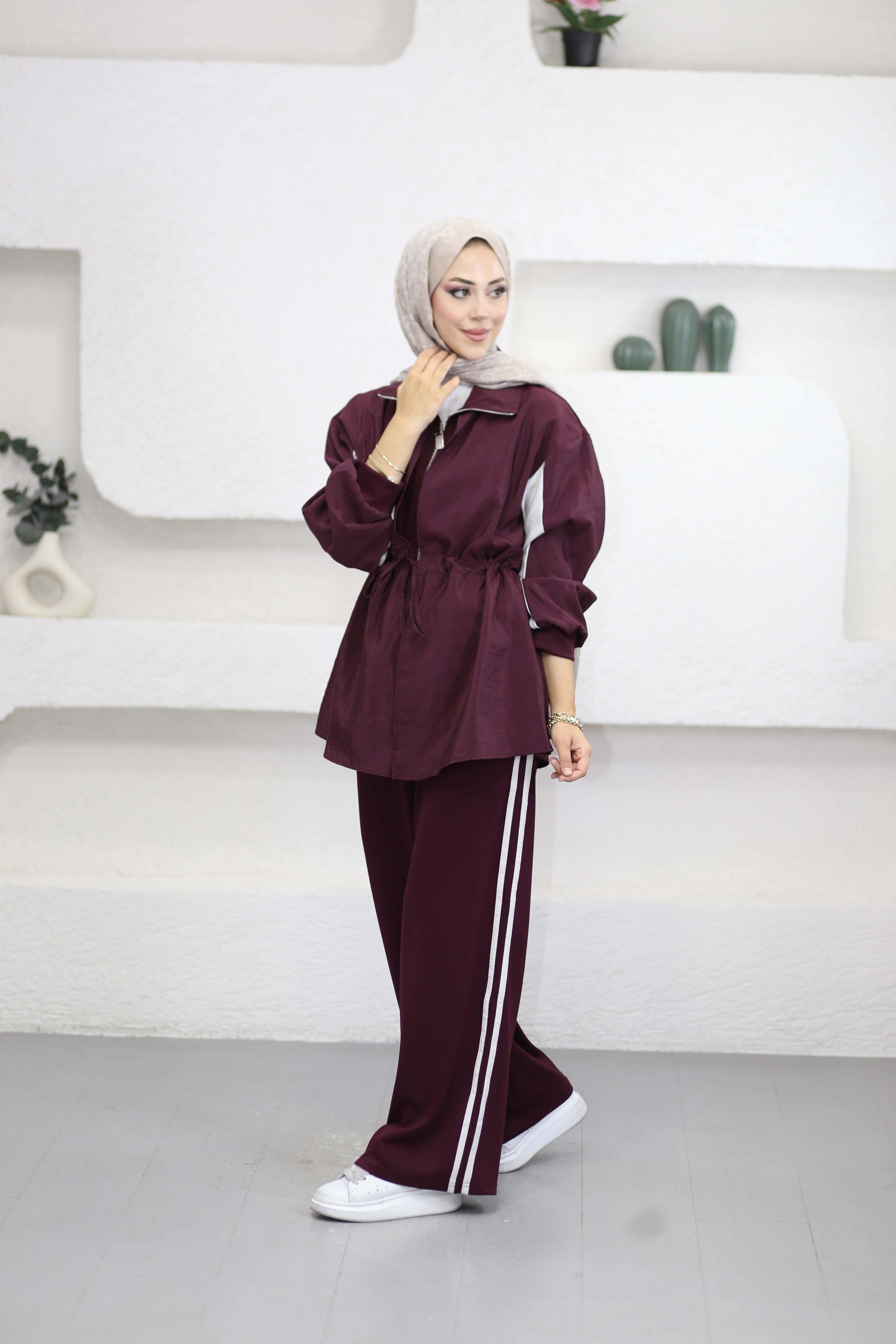 Belden Bağcıklı Kontrast Garnili Takım Bordo 3418