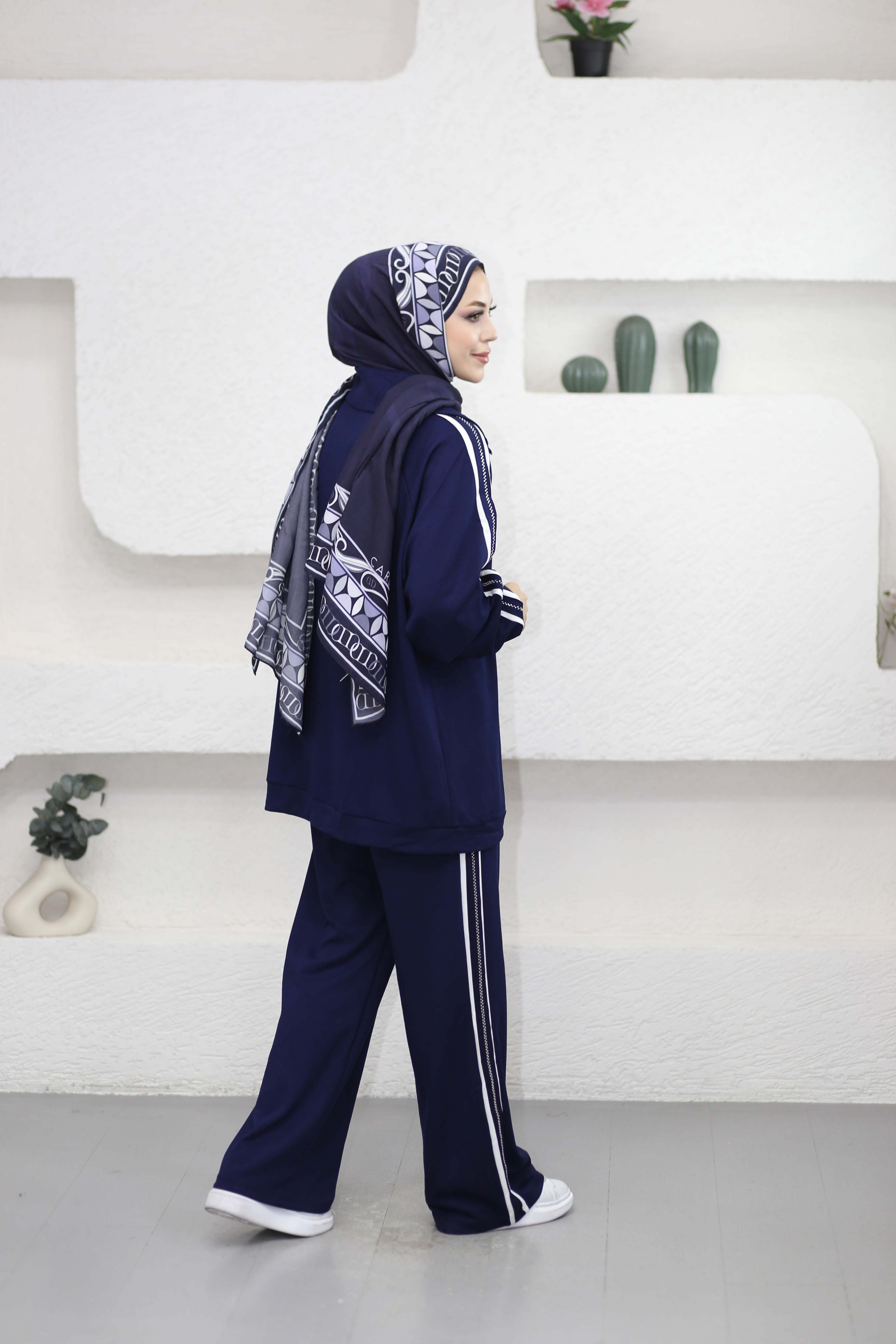 Boncuk İşlemeli Geniş Yaka Takım Lacivert 3405