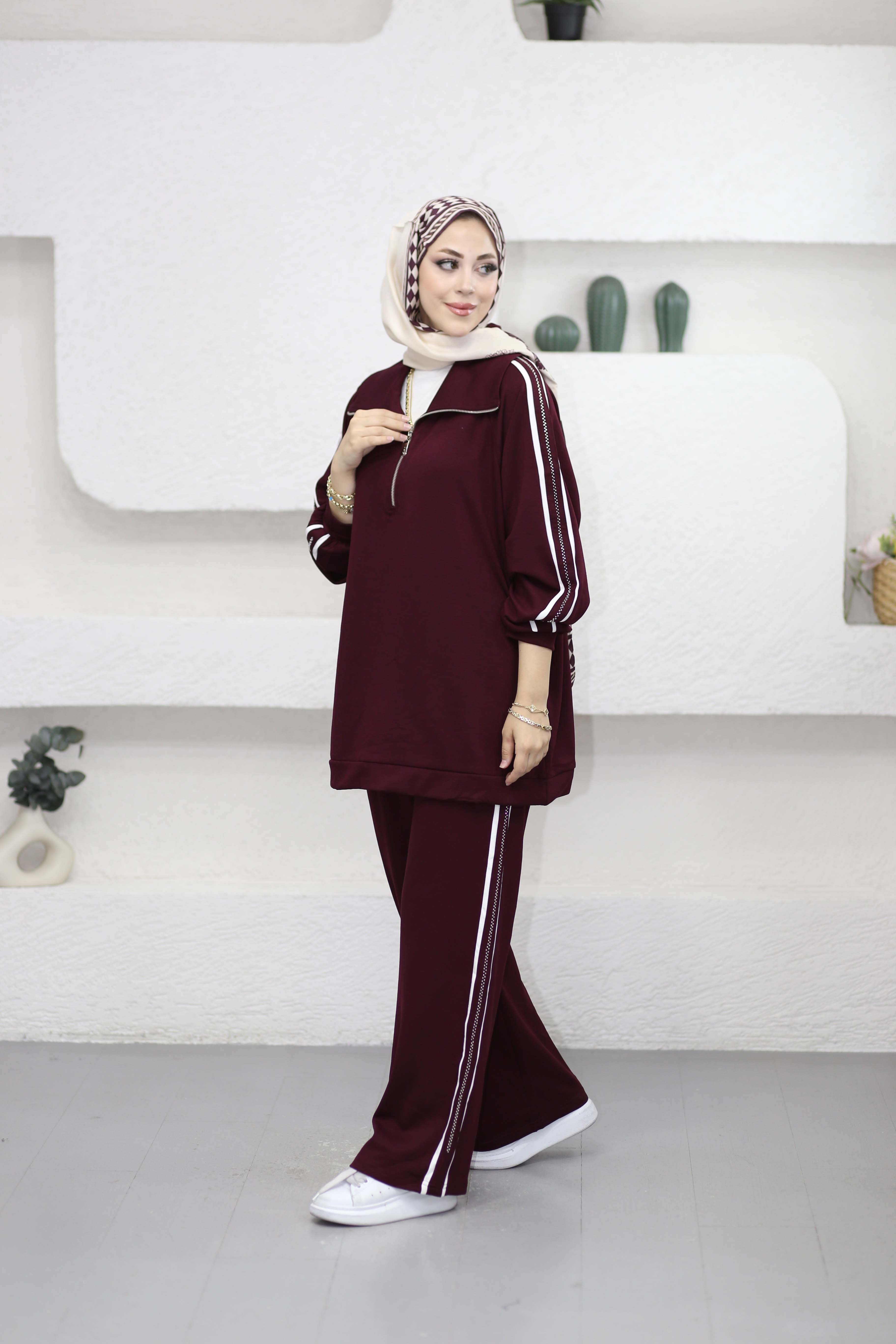 Boncuk İşlemeli Geniş Yaka Takım Bordo 3405