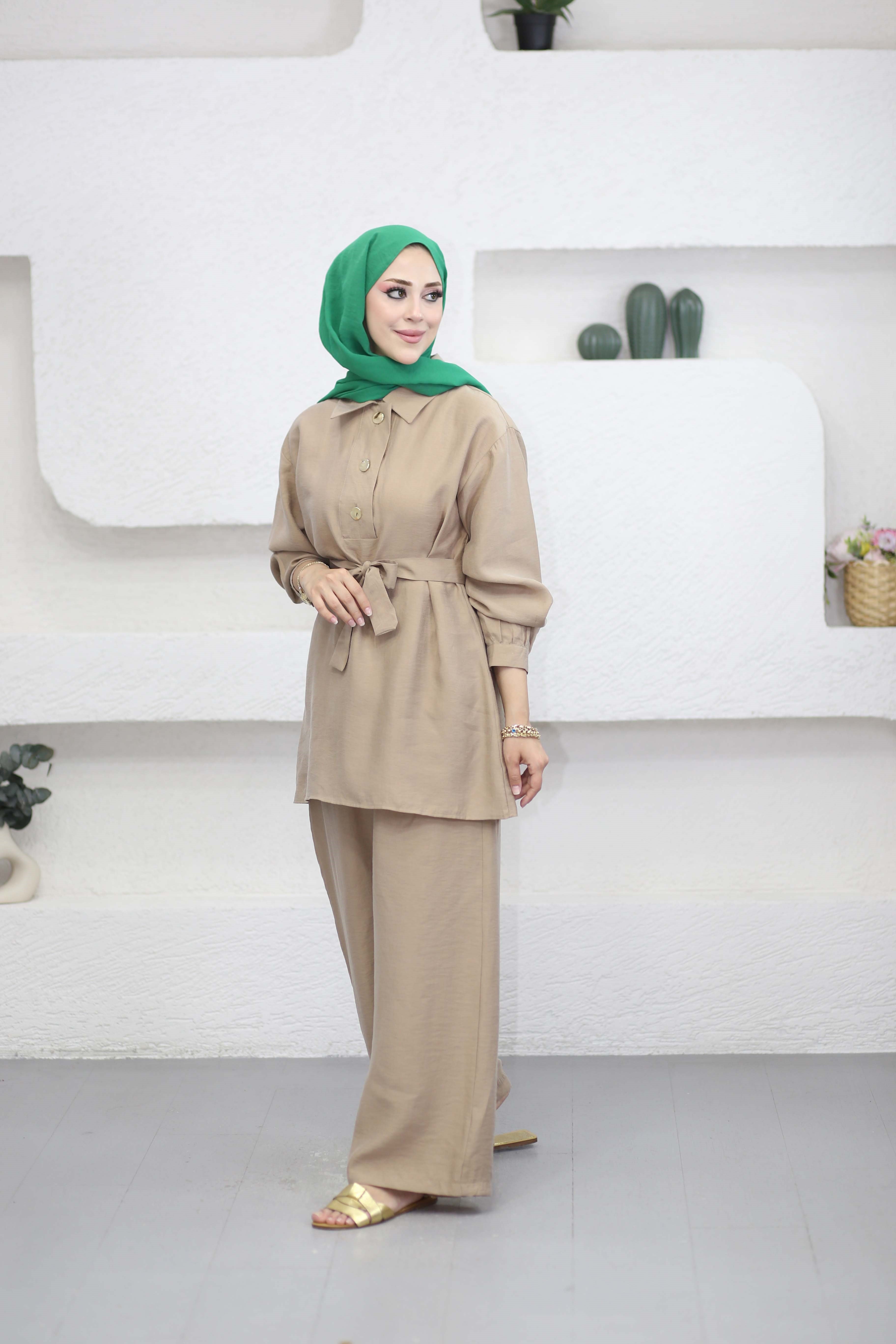 Yakası Düğmeli Bol Paça Takım Camel 7470