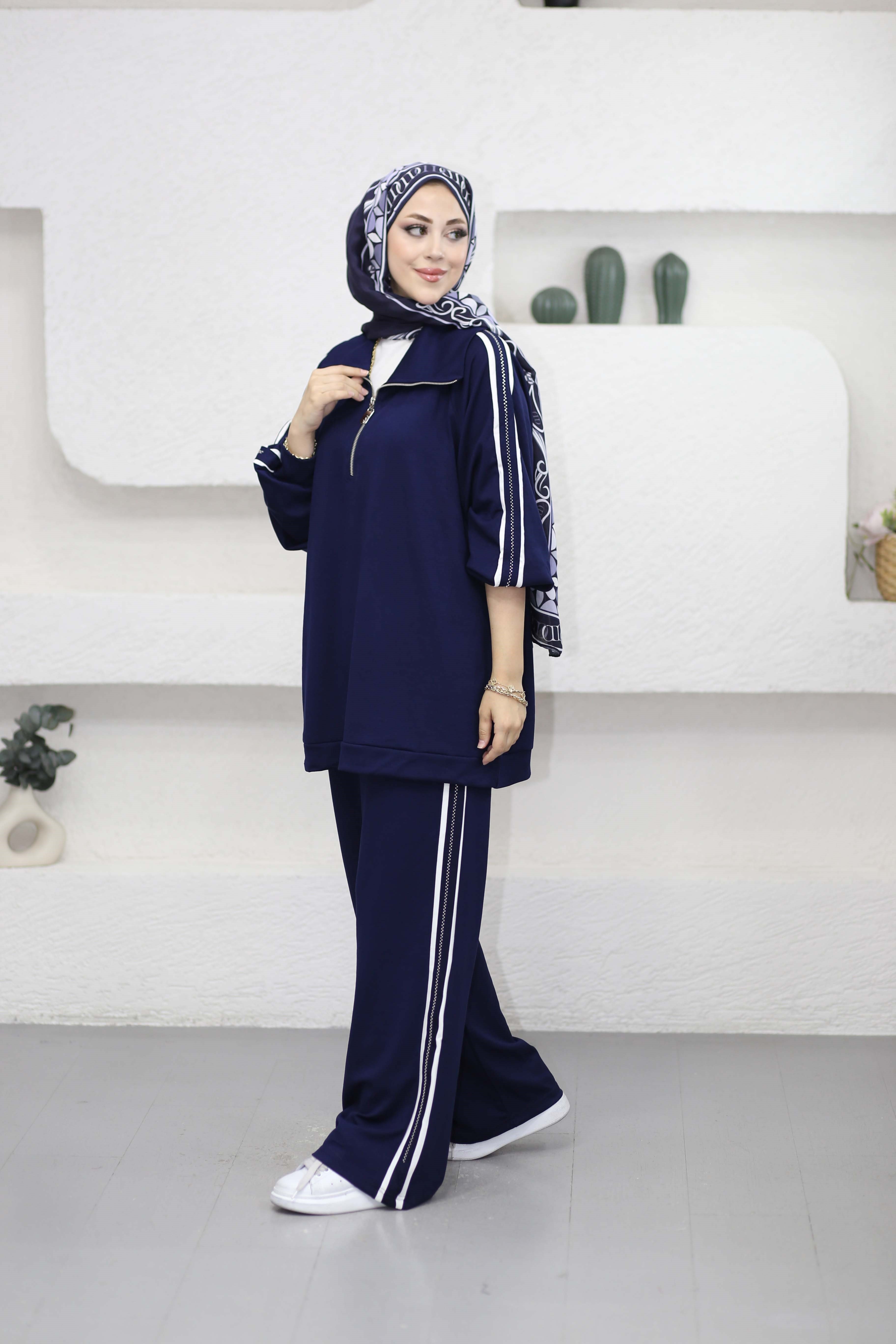 Boncuk İşlemeli Geniş Yaka Takım Lacivert 3405