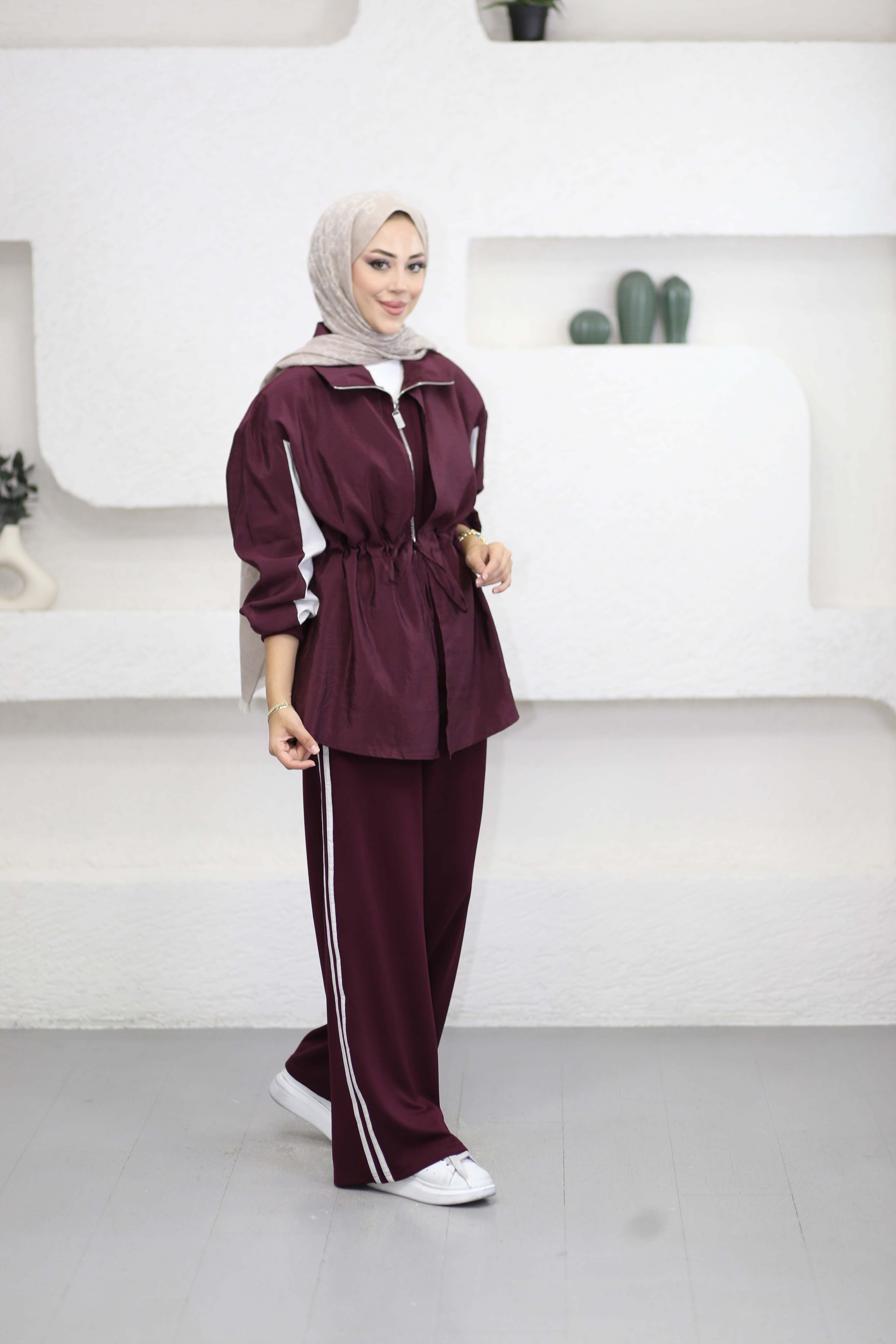 Belden Bağcıklı Kontrast Garnili Takım Bordo 3418