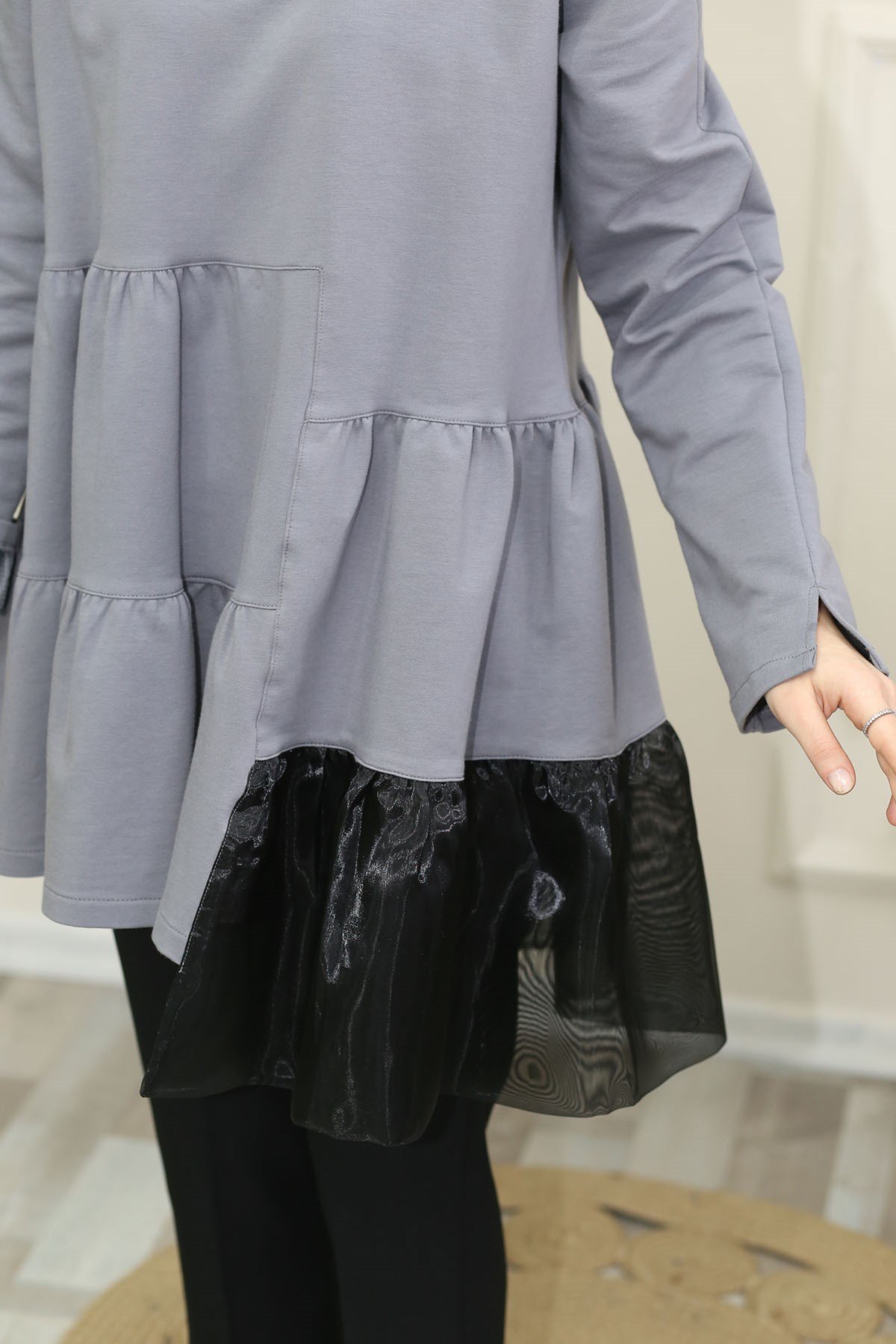 Organze Kat Detaylı Tunik Gri 8316