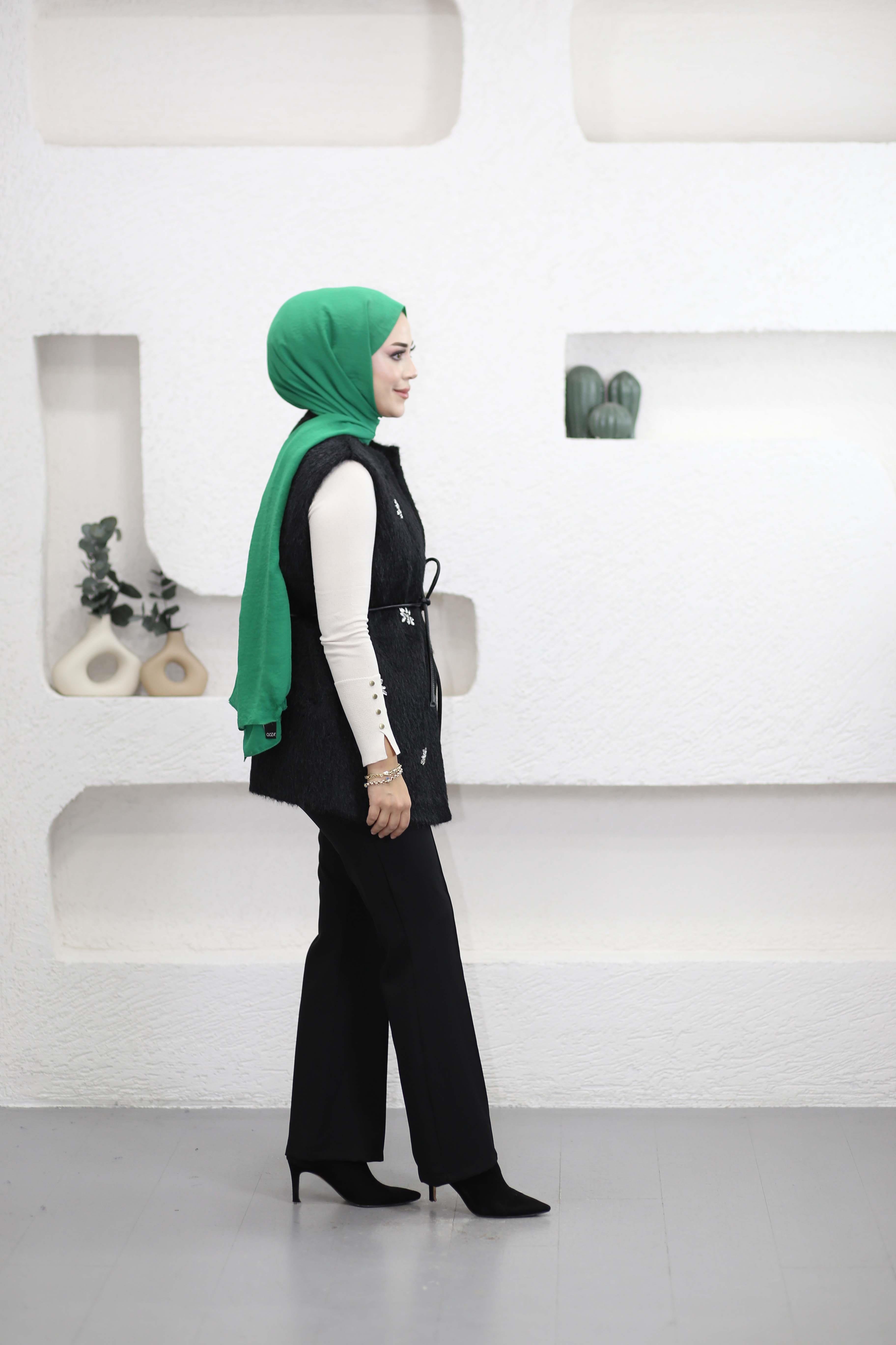 Çiçek Taşlı Yelek Siyah 51235