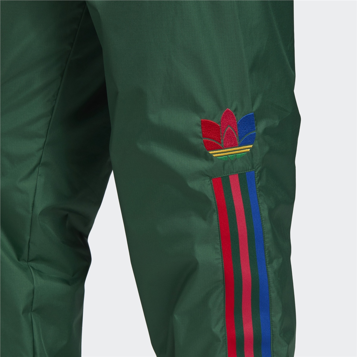 adidas 3D Trefoil 3-Stripes Erkek Eşofman Altı