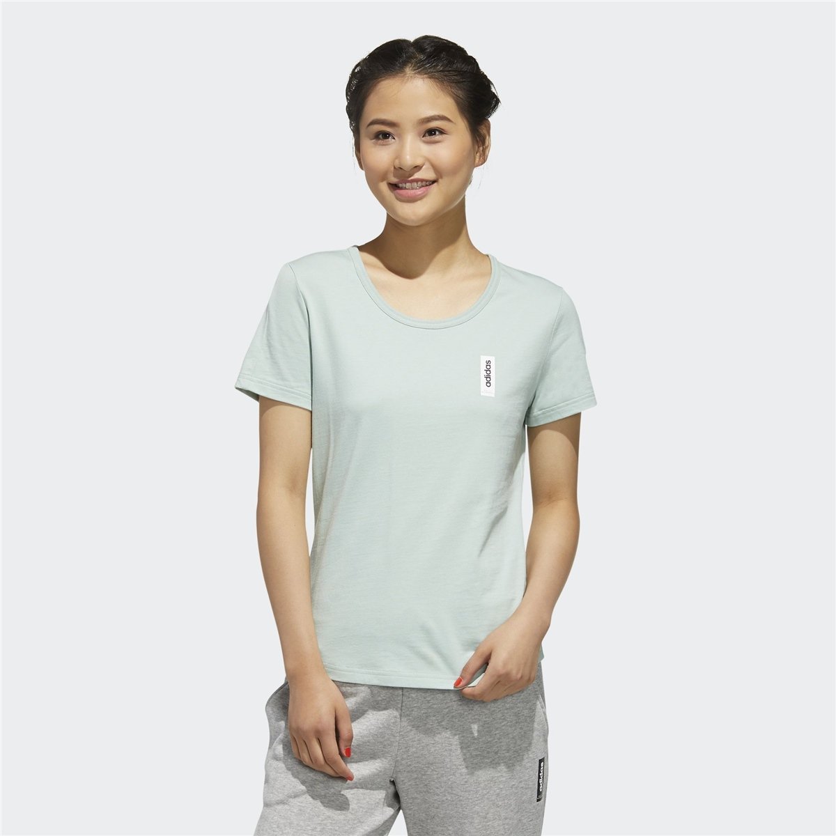 adidas Brilliant Basics Kadın Tişört