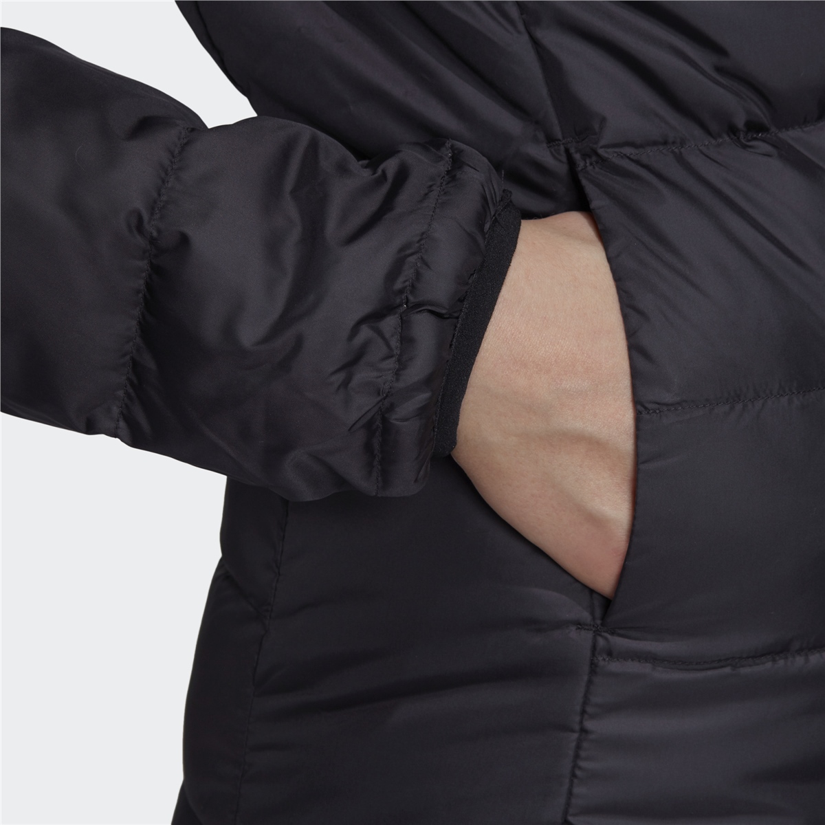 adidas Essentials Kadın Mont